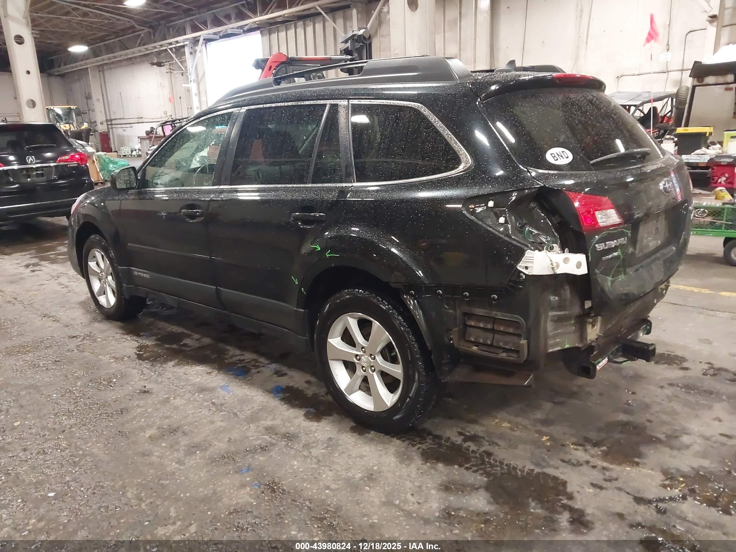 SUBARU OUTBACK image 3
