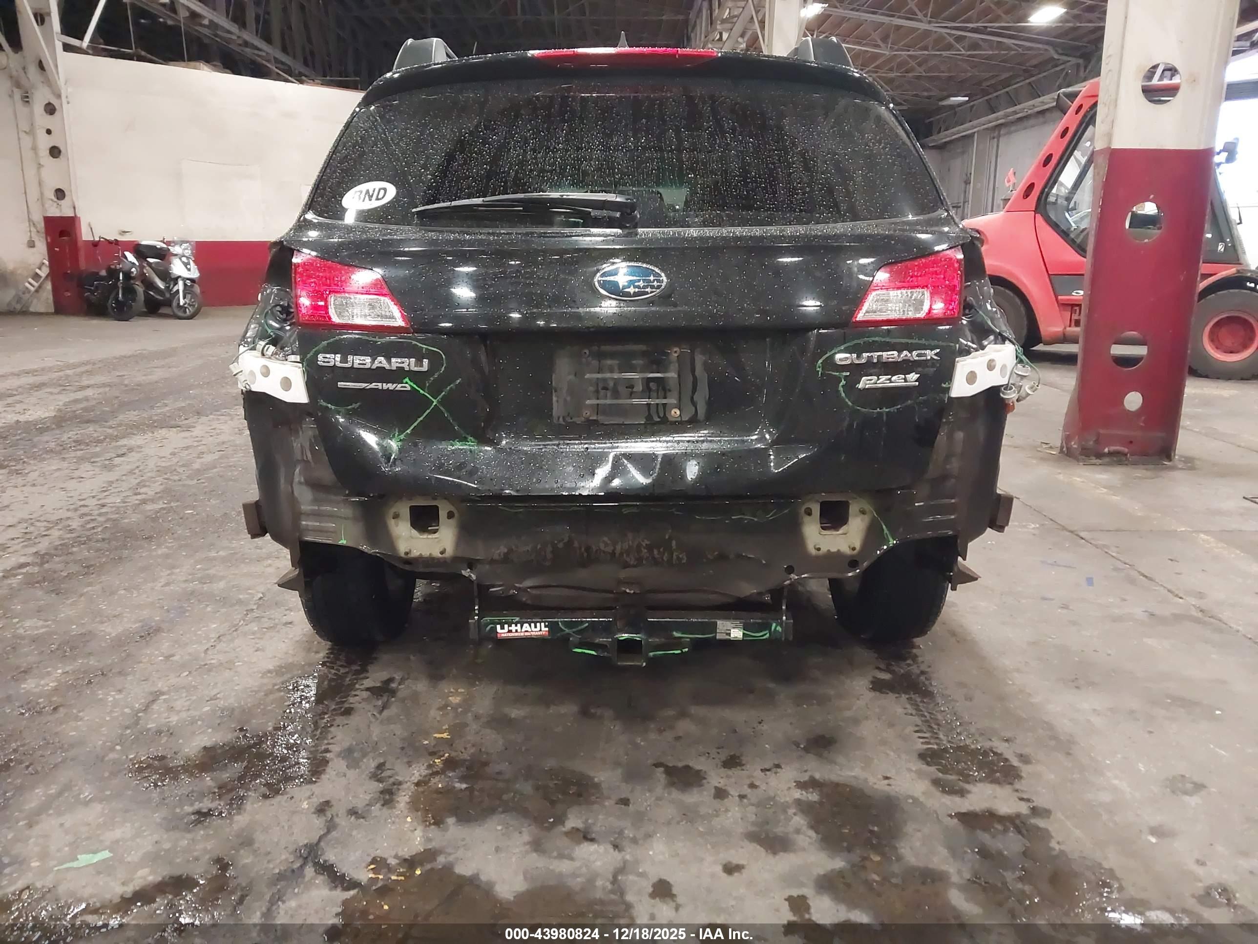SUBARU OUTBACK image 6