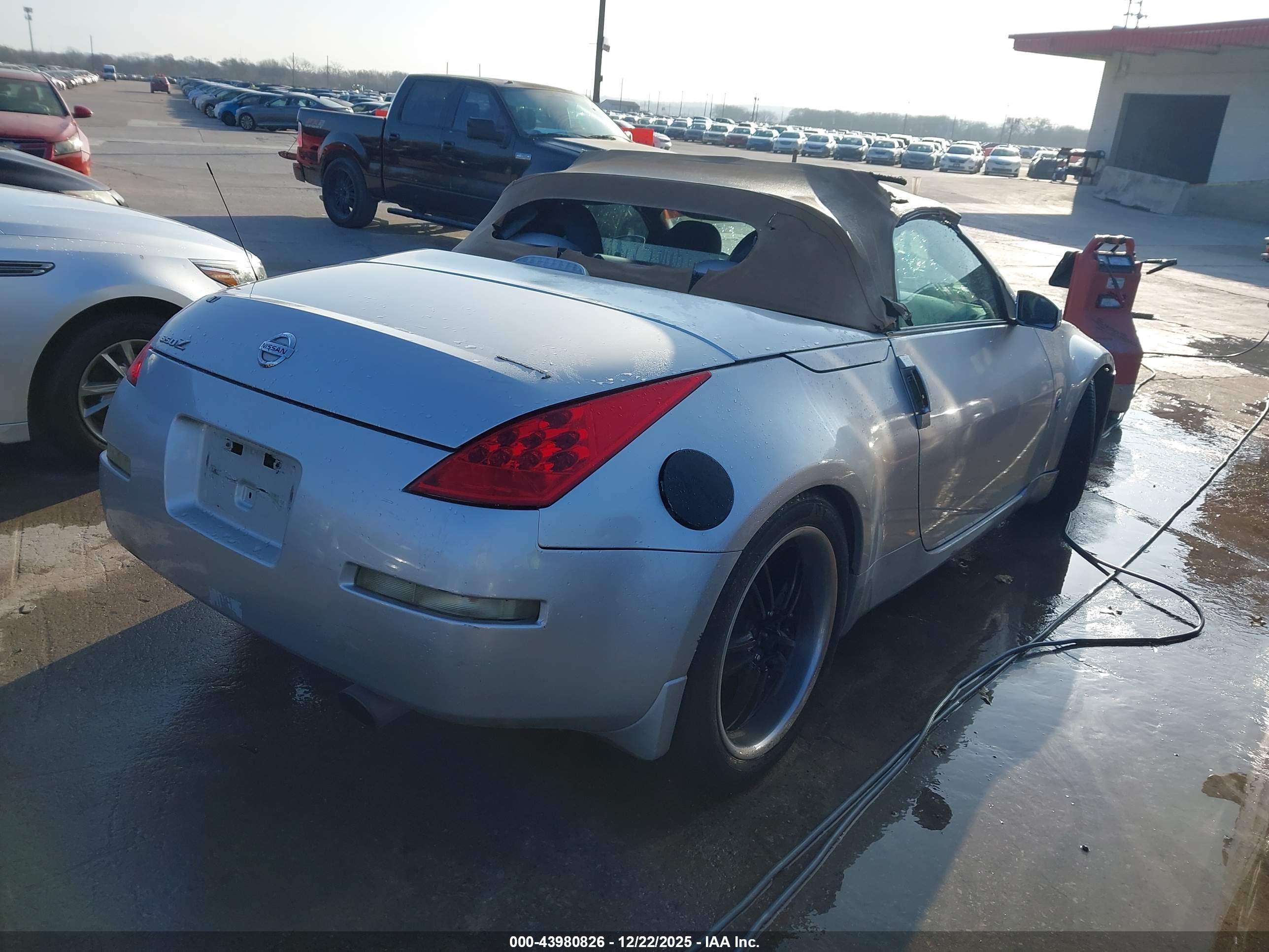 NISSAN 350Z image 4