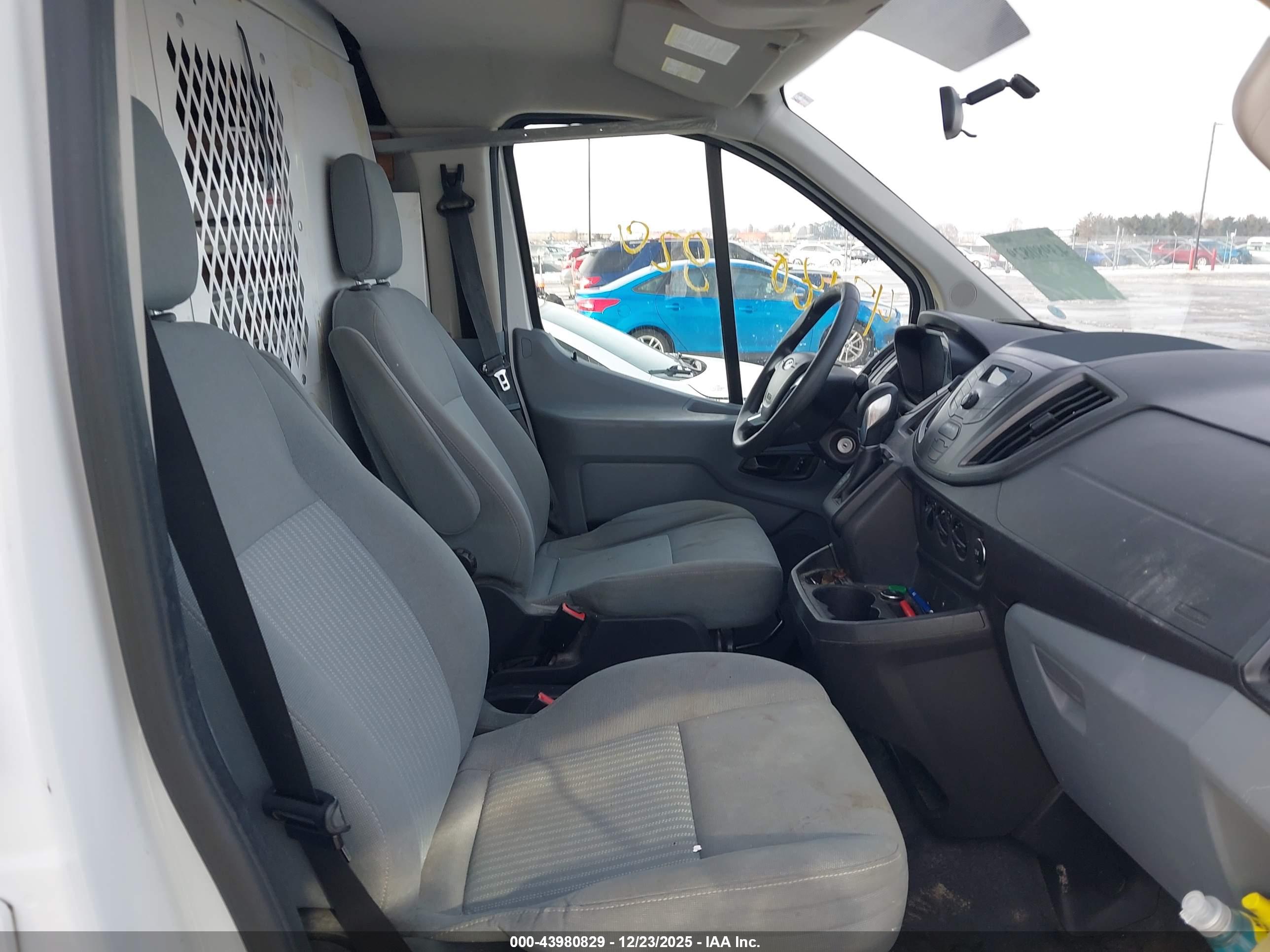 FORD TRANSIT-250 image 5