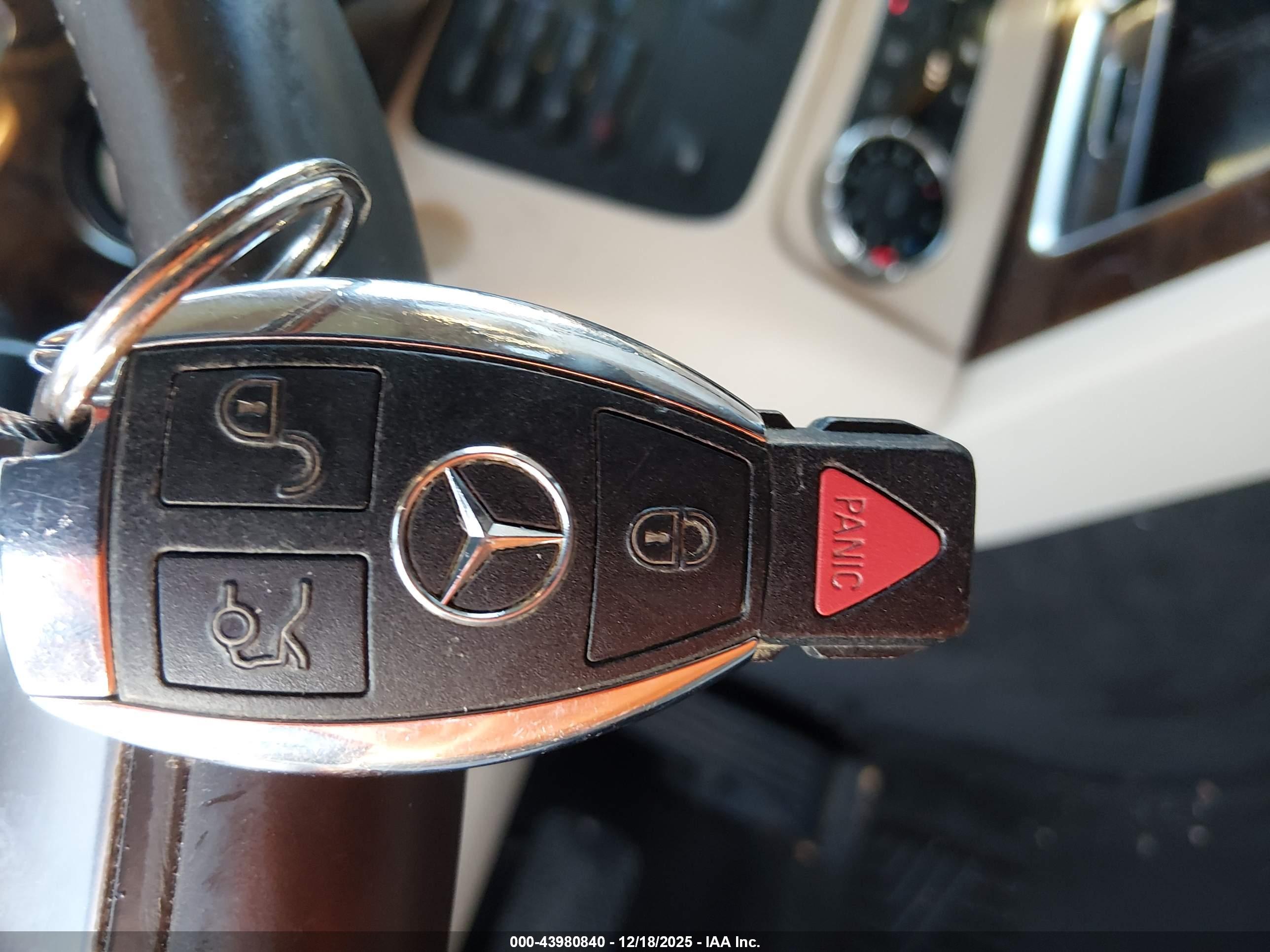 MERCEDES-BENZ GLK image 11