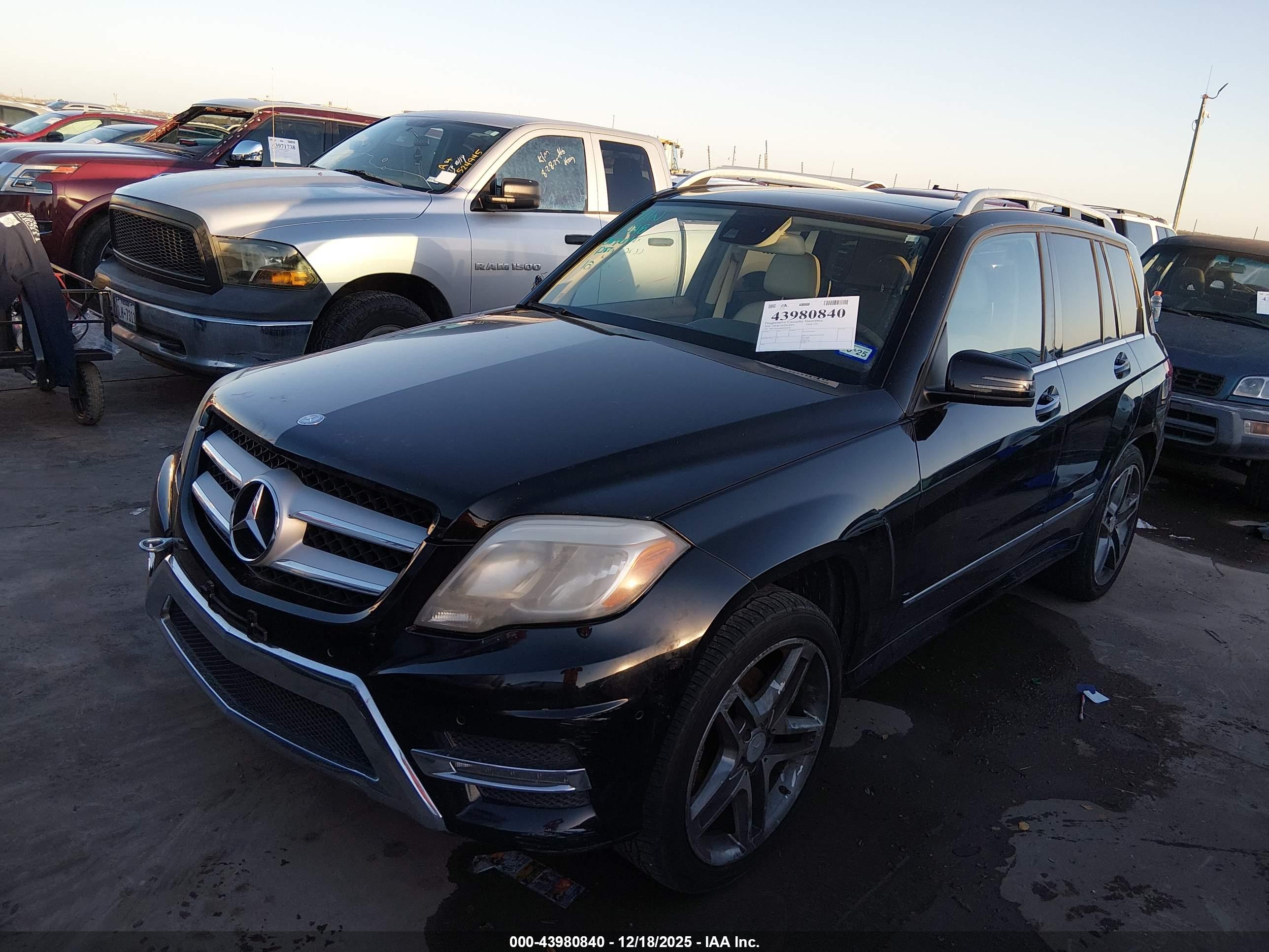 MERCEDES-BENZ GLK image 2