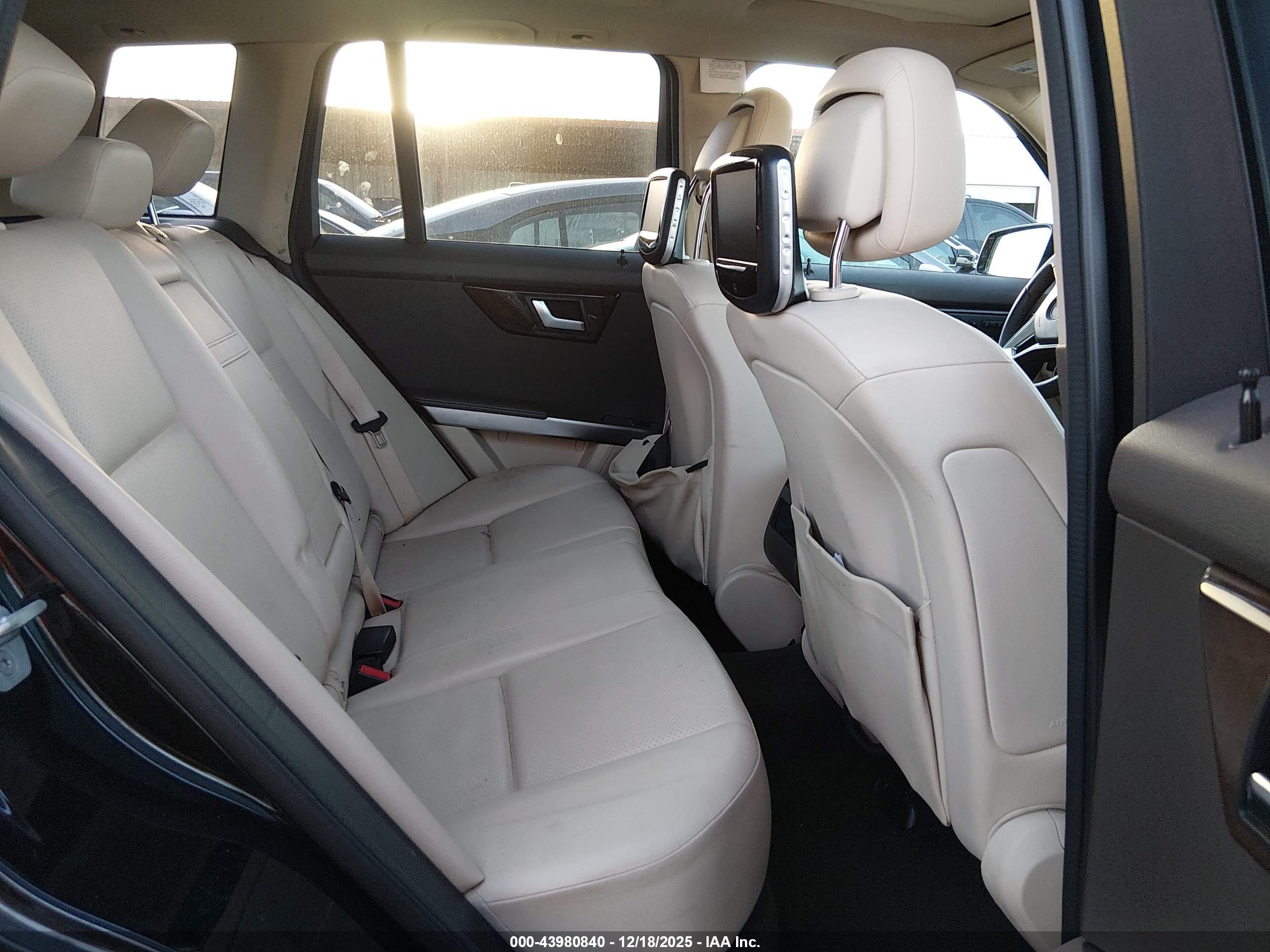 MERCEDES-BENZ GLK image 8