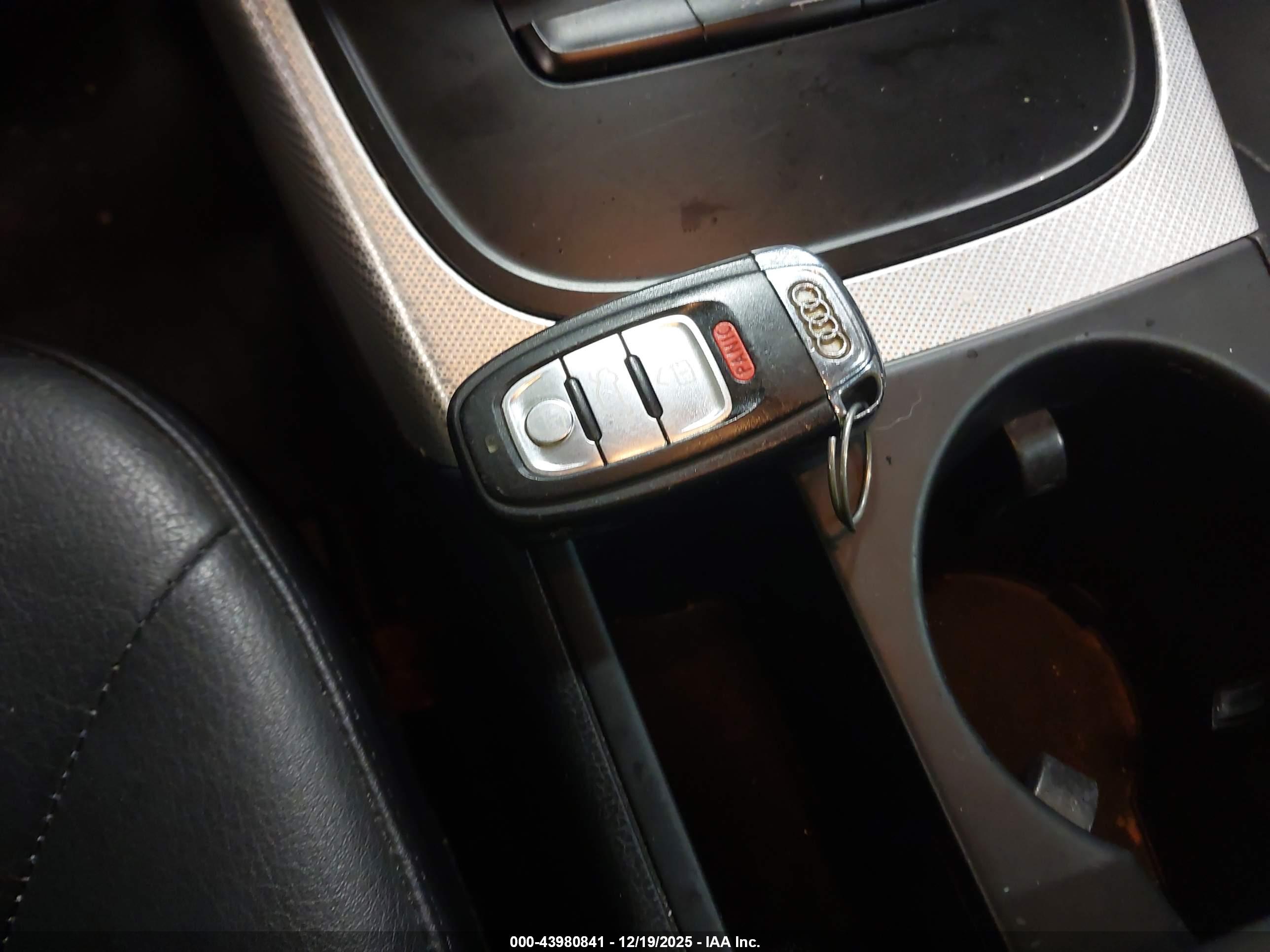AUDI A4 image 11