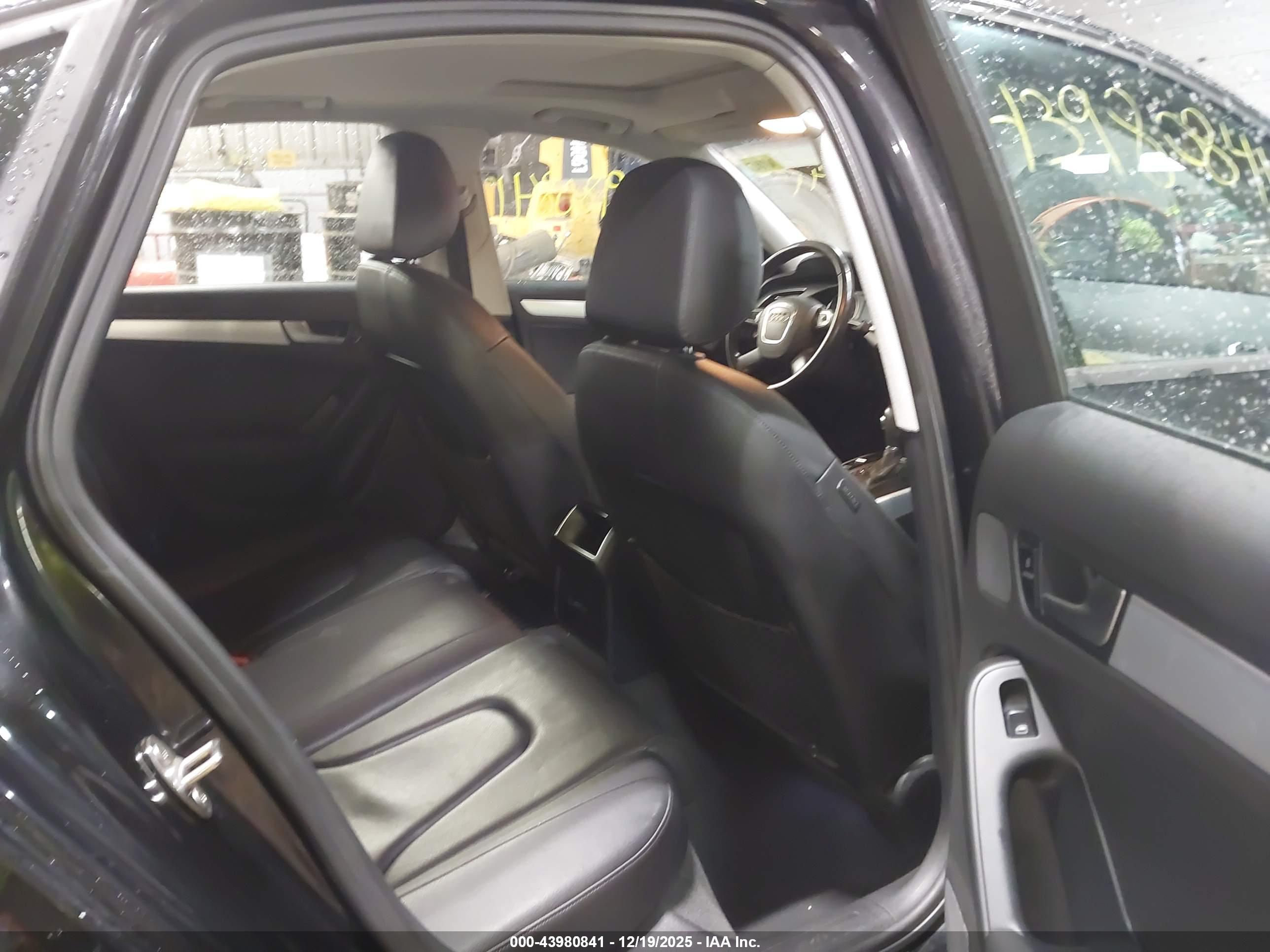 AUDI A4 image 8
