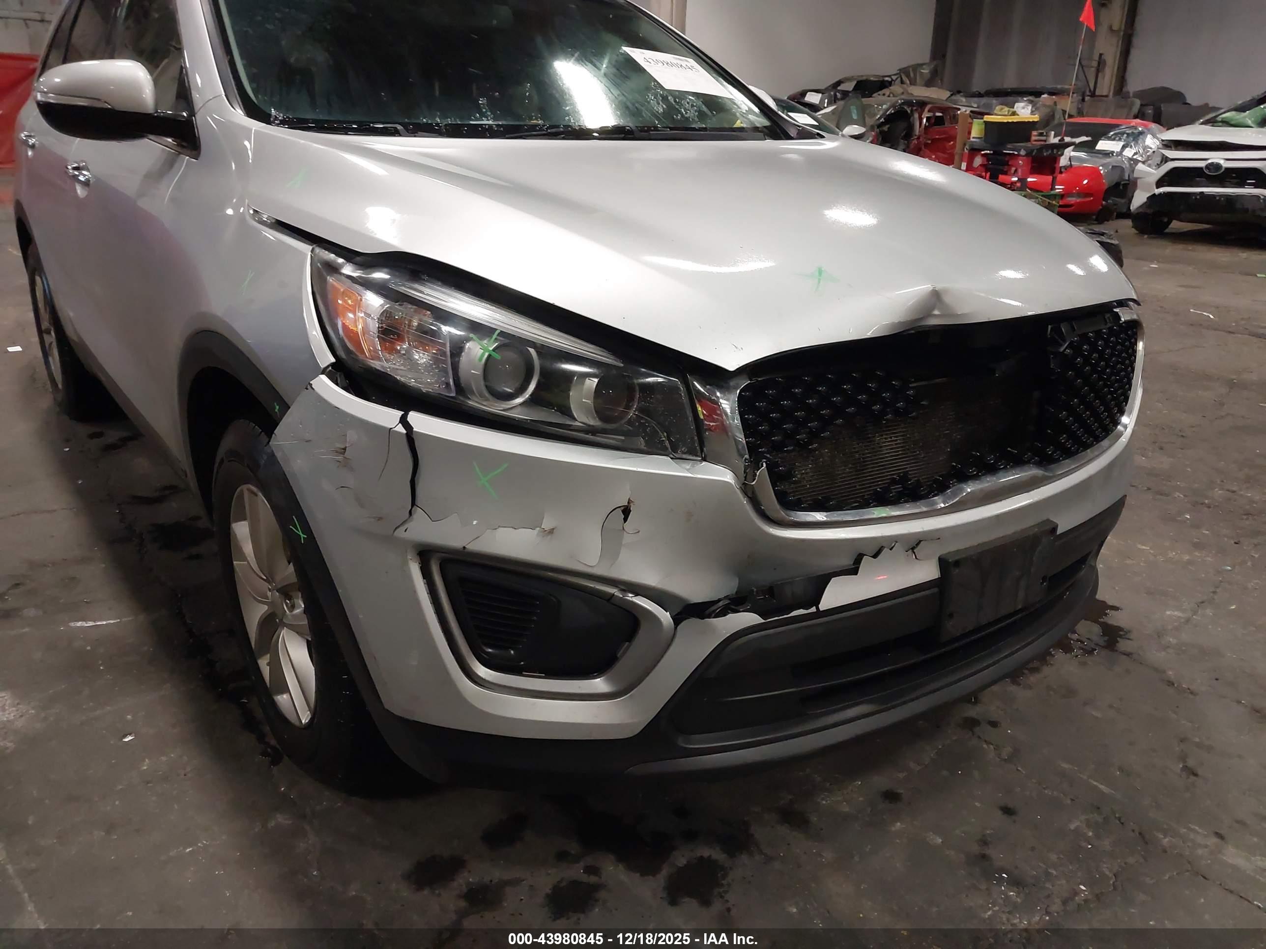 KIA SORENTO image 6