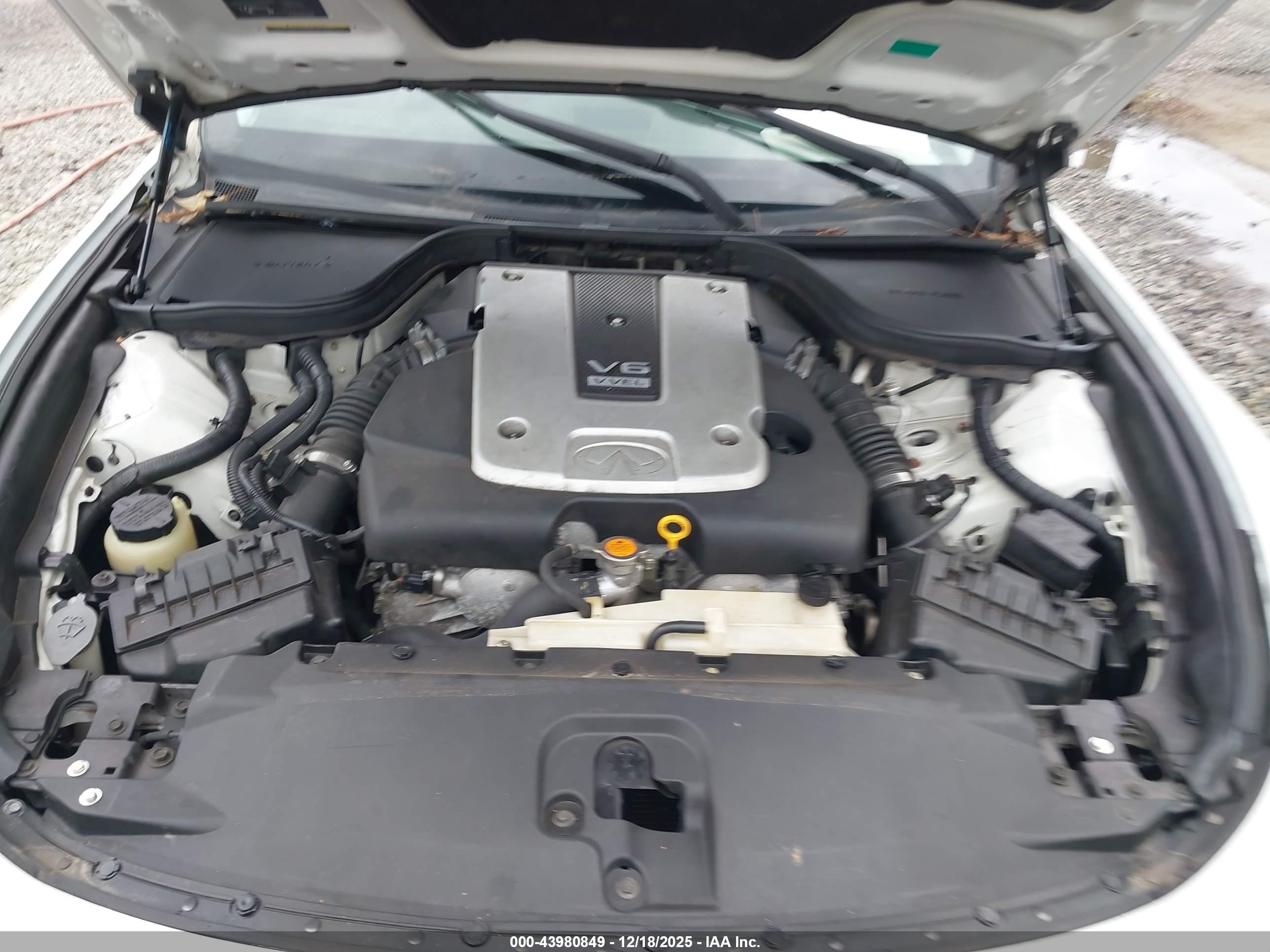 INFINITI G37 image 10