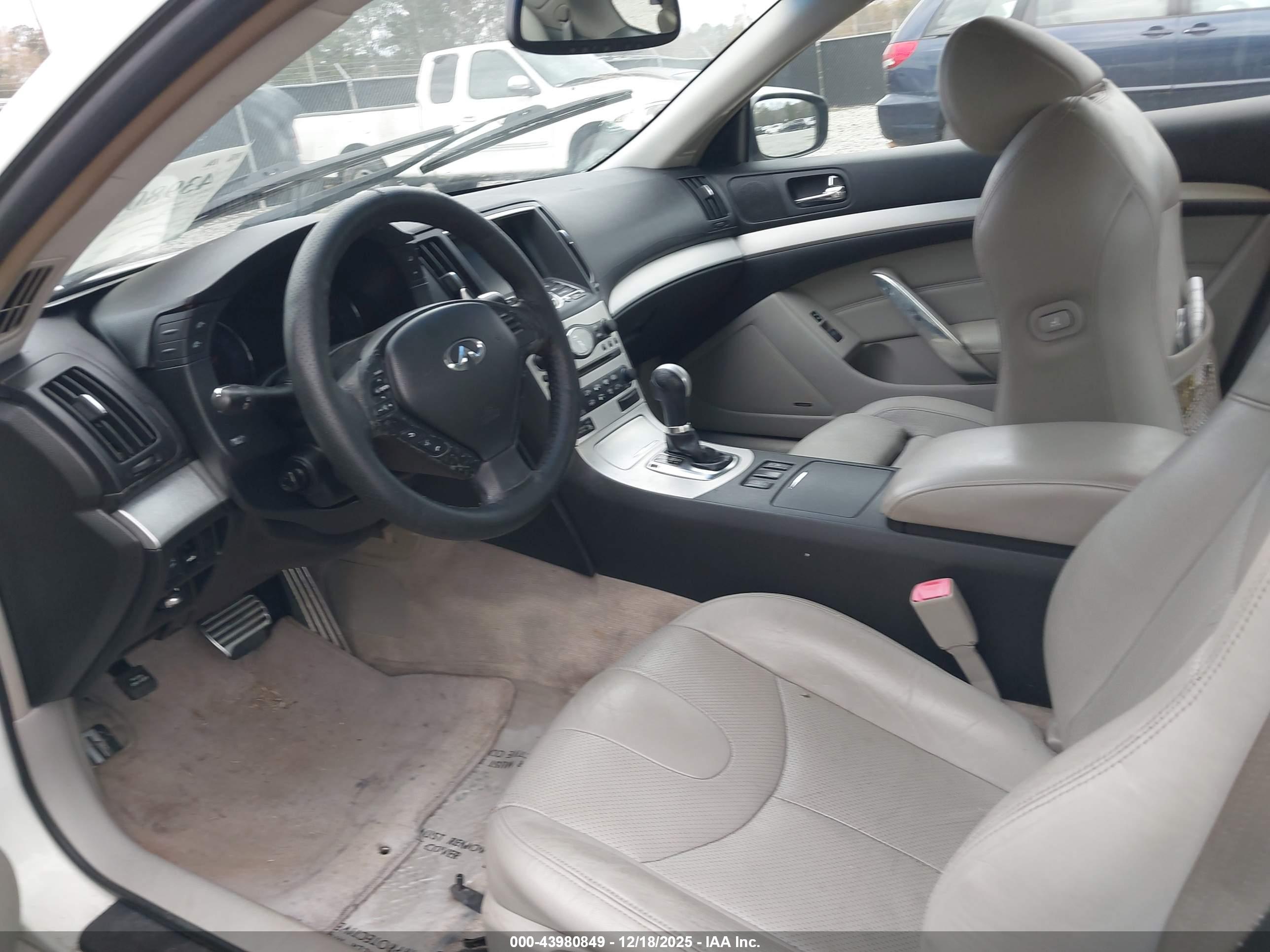 INFINITI G37 image 5