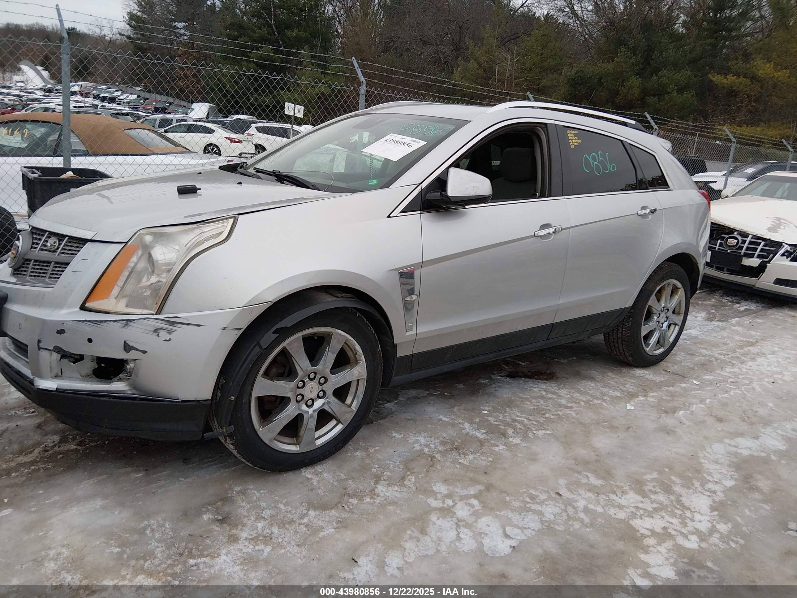 CADILLAC SRX image 2
