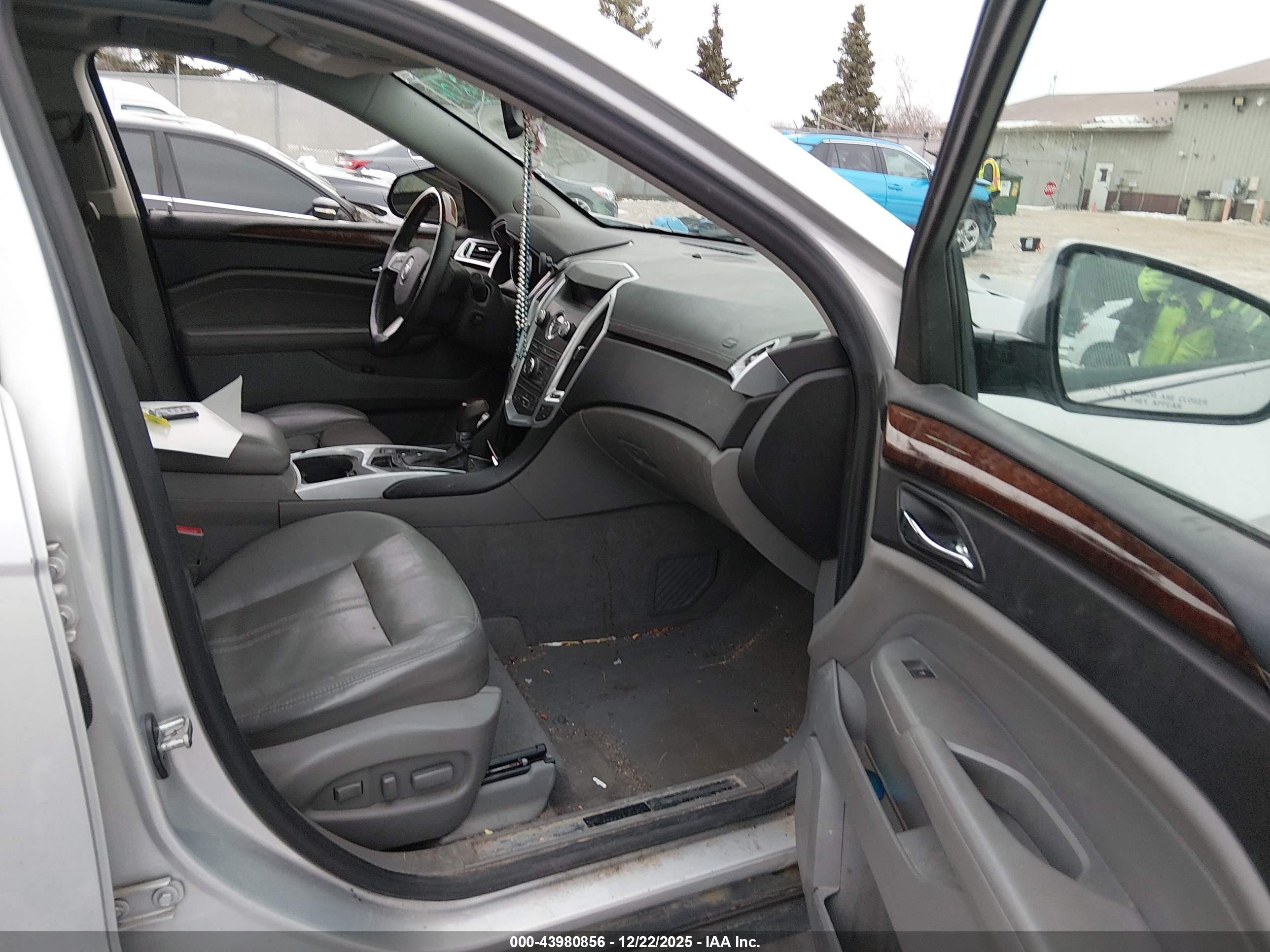 CADILLAC SRX image 5