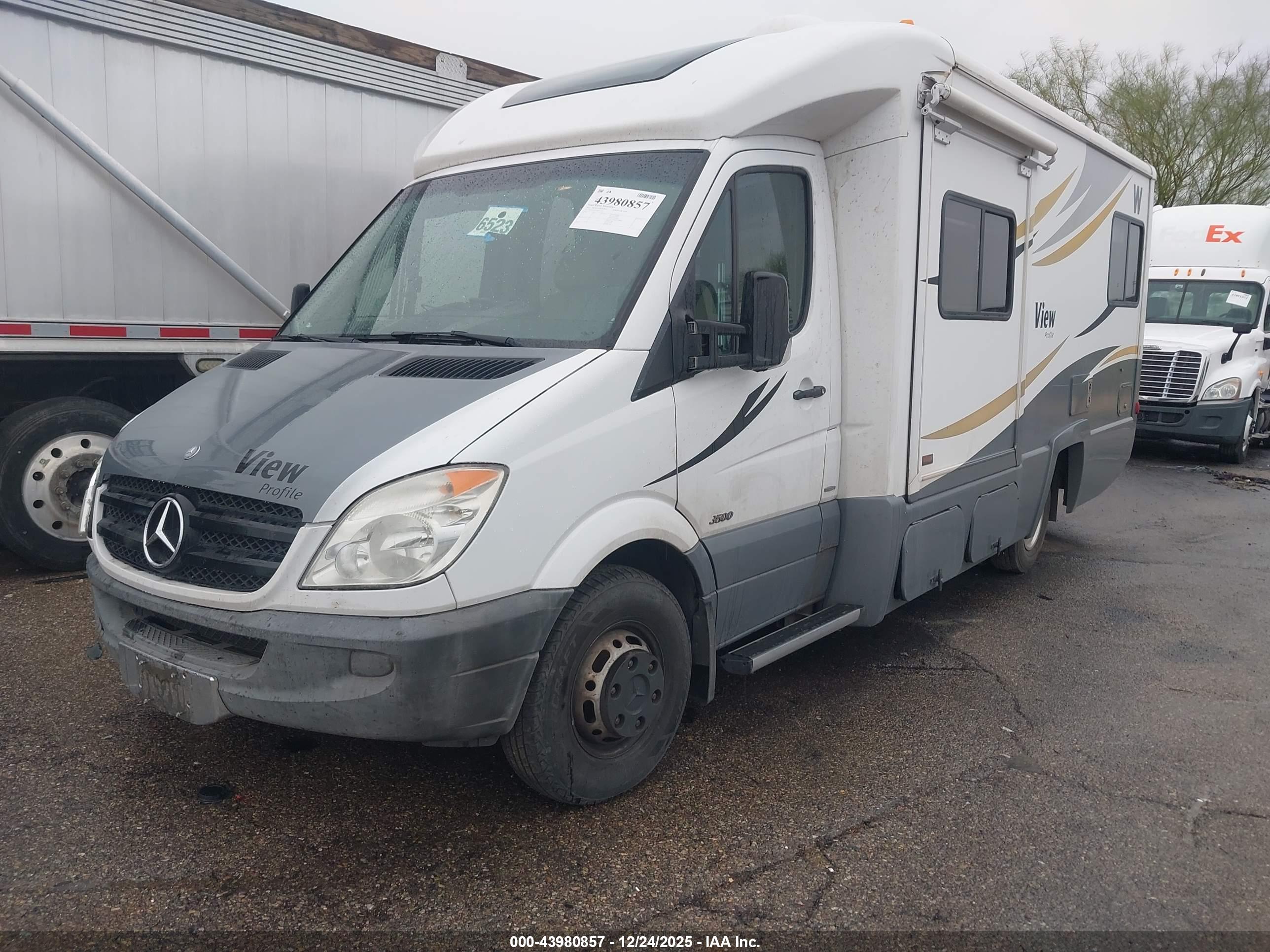 MERCEDES-BENZ SPRINTER image 2