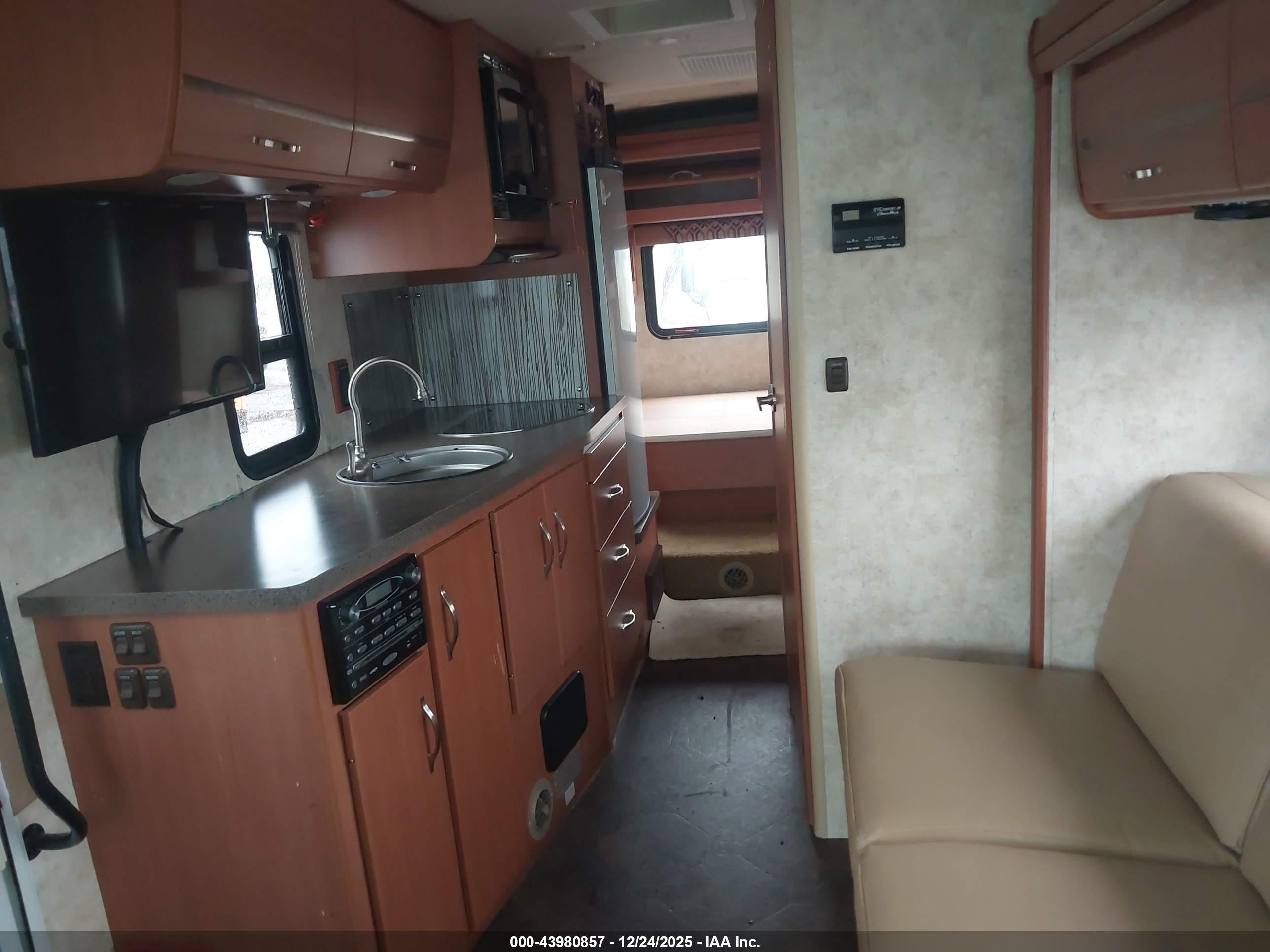 MERCEDES-BENZ SPRINTER image 8