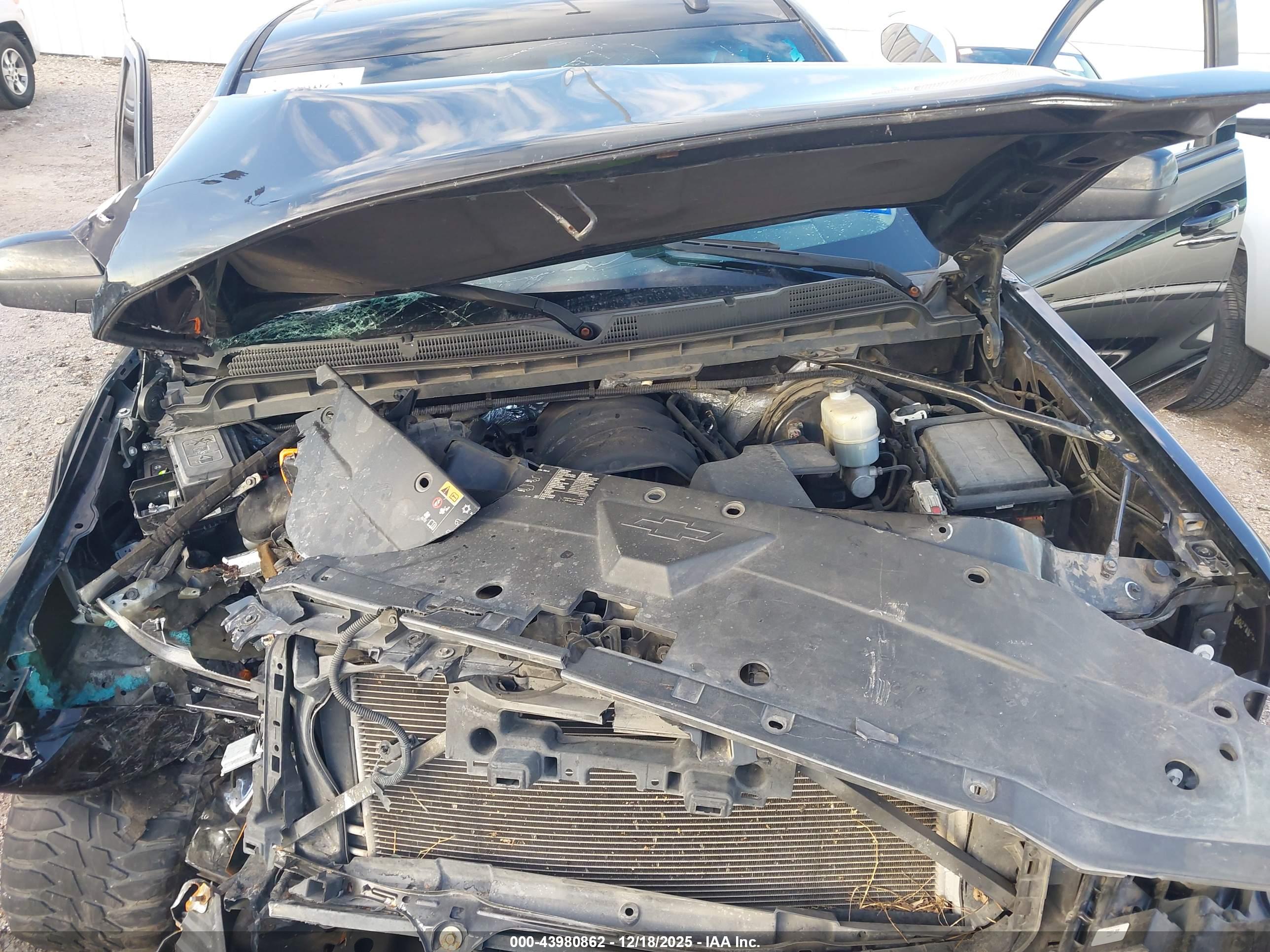 CHEVROLET SILVERADO image 10