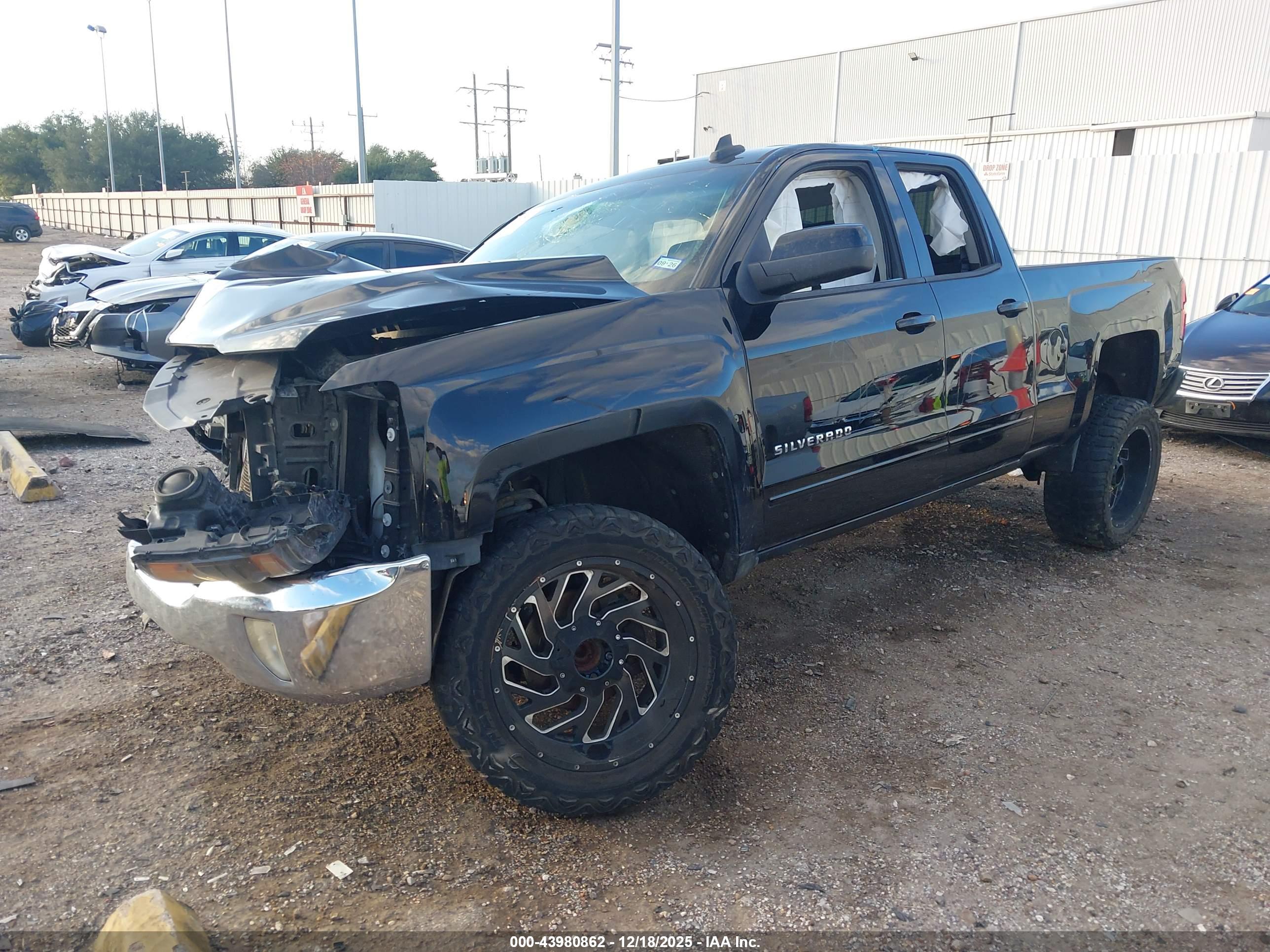 CHEVROLET SILVERADO image 2