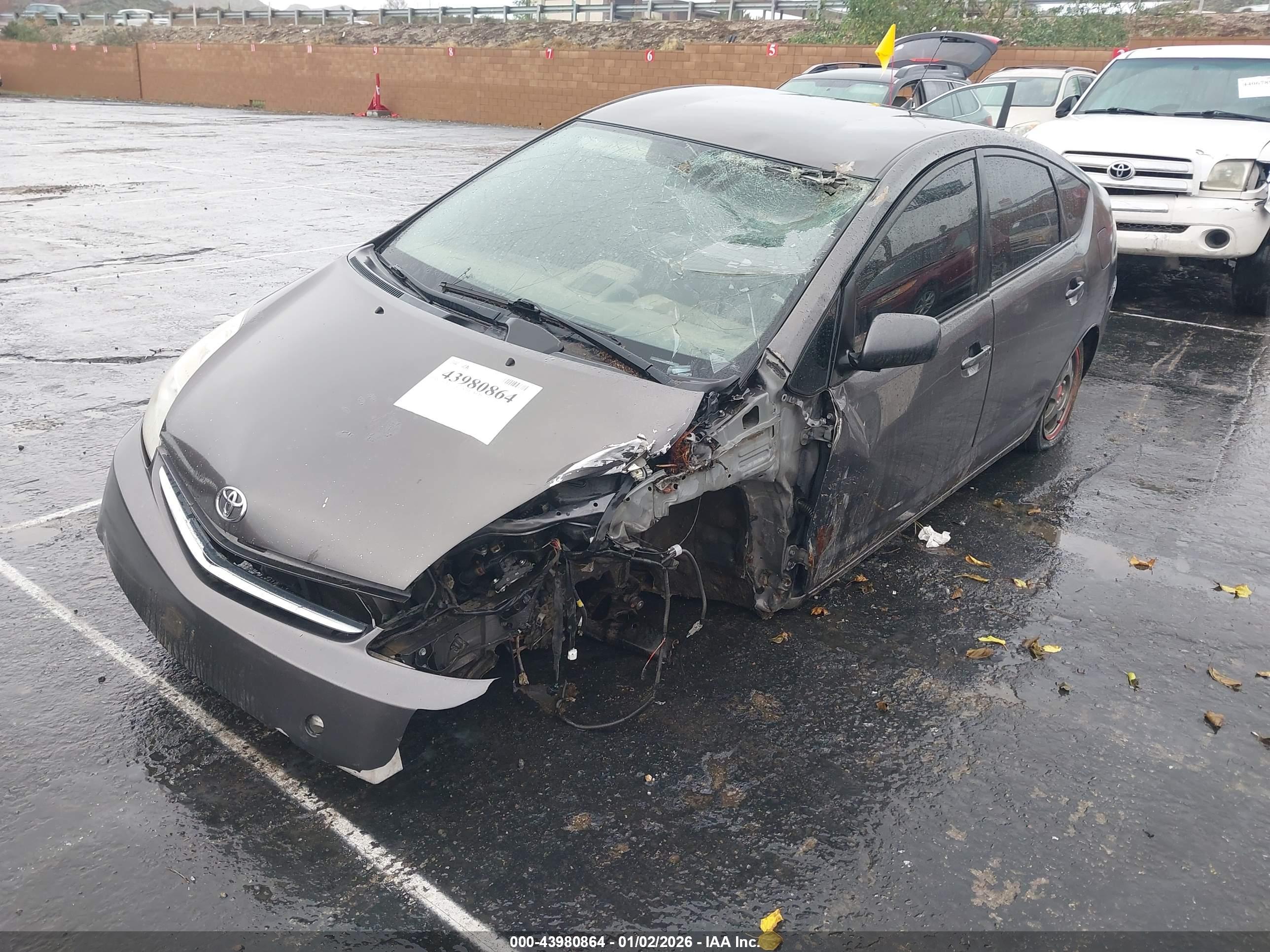 TOYOTA PRIUS image 2