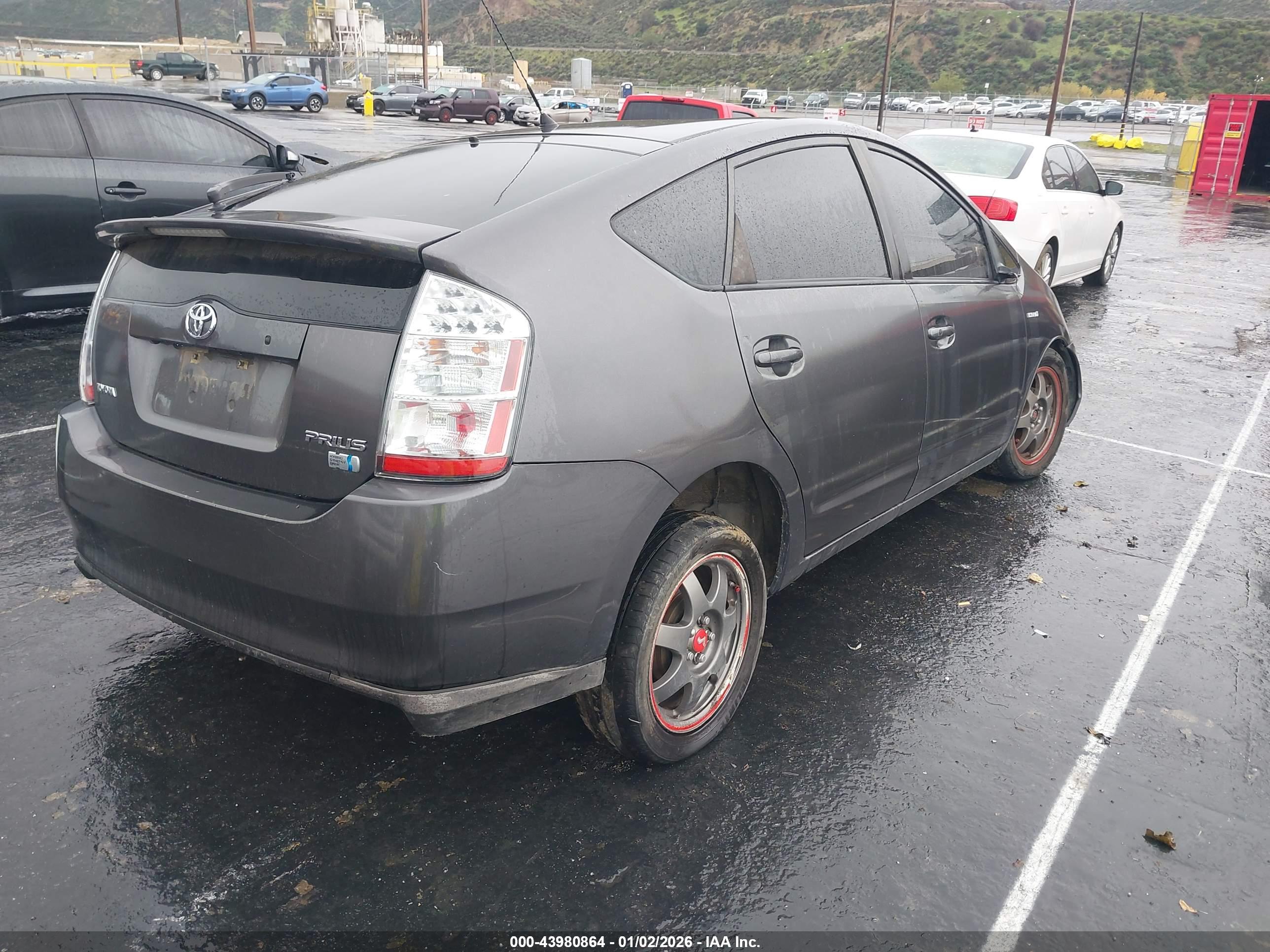TOYOTA PRIUS image 4