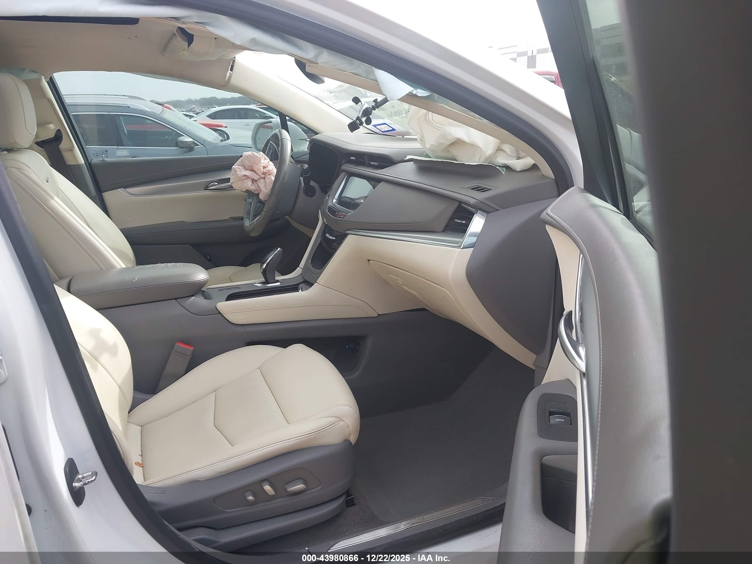 CADILLAC XT5 image 5