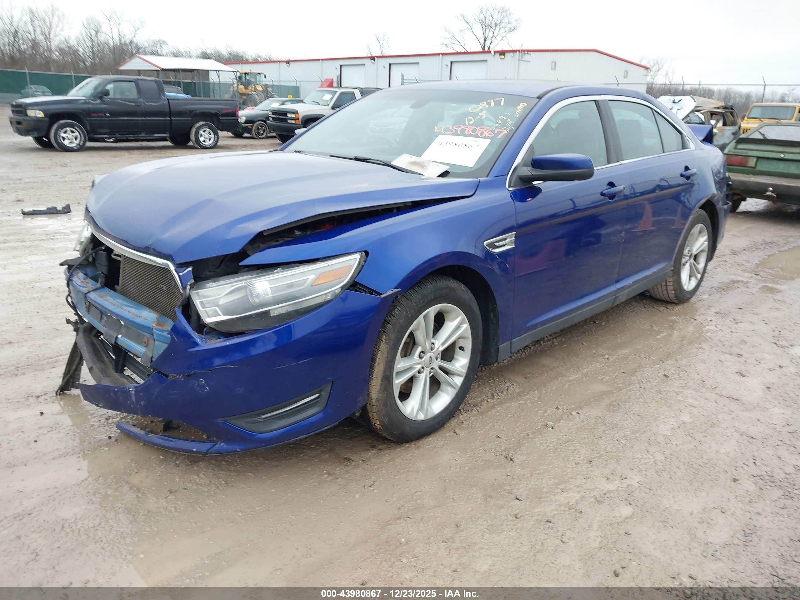 FORD TAURUS image 2