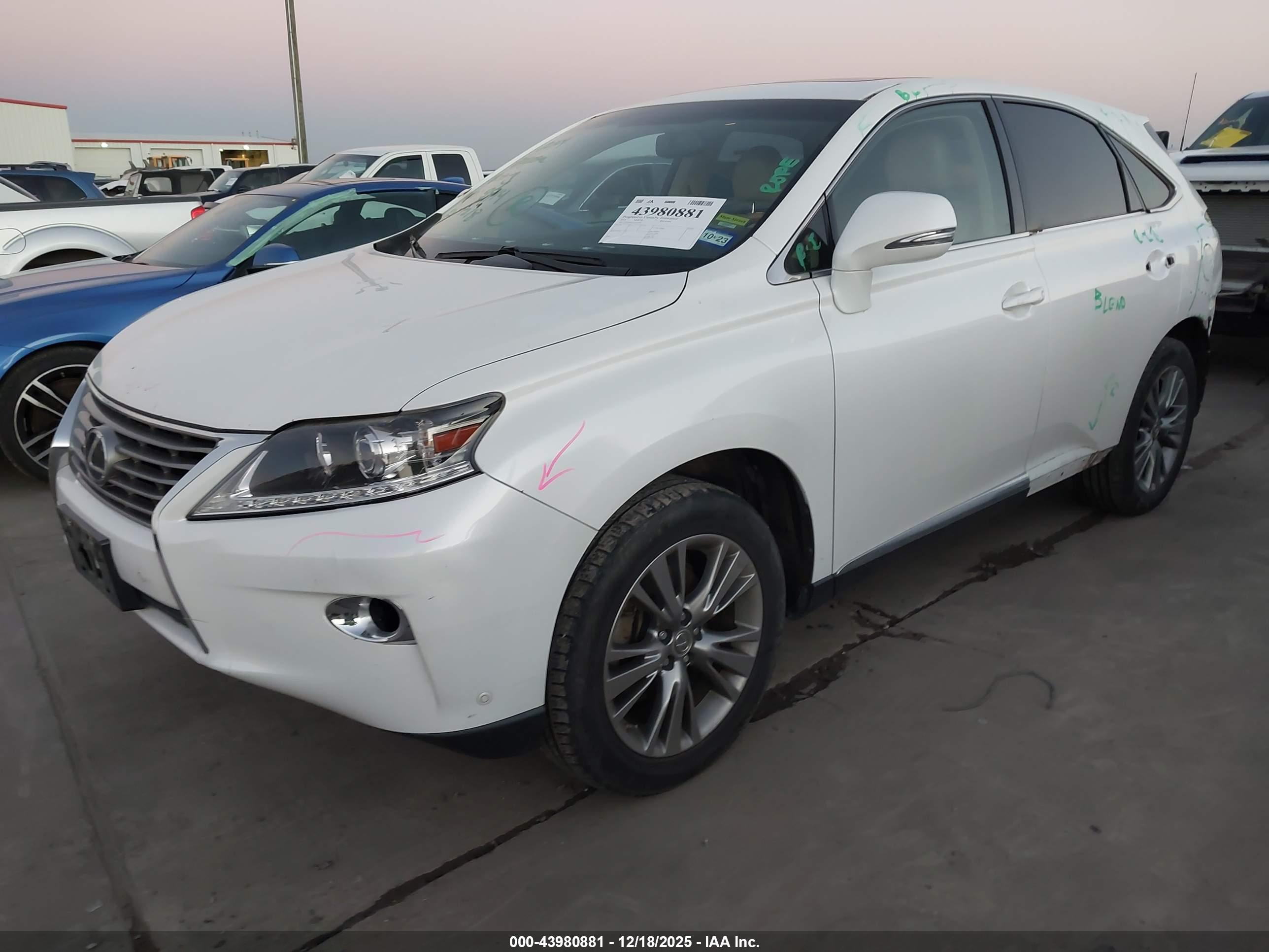 LEXUS RX image 2