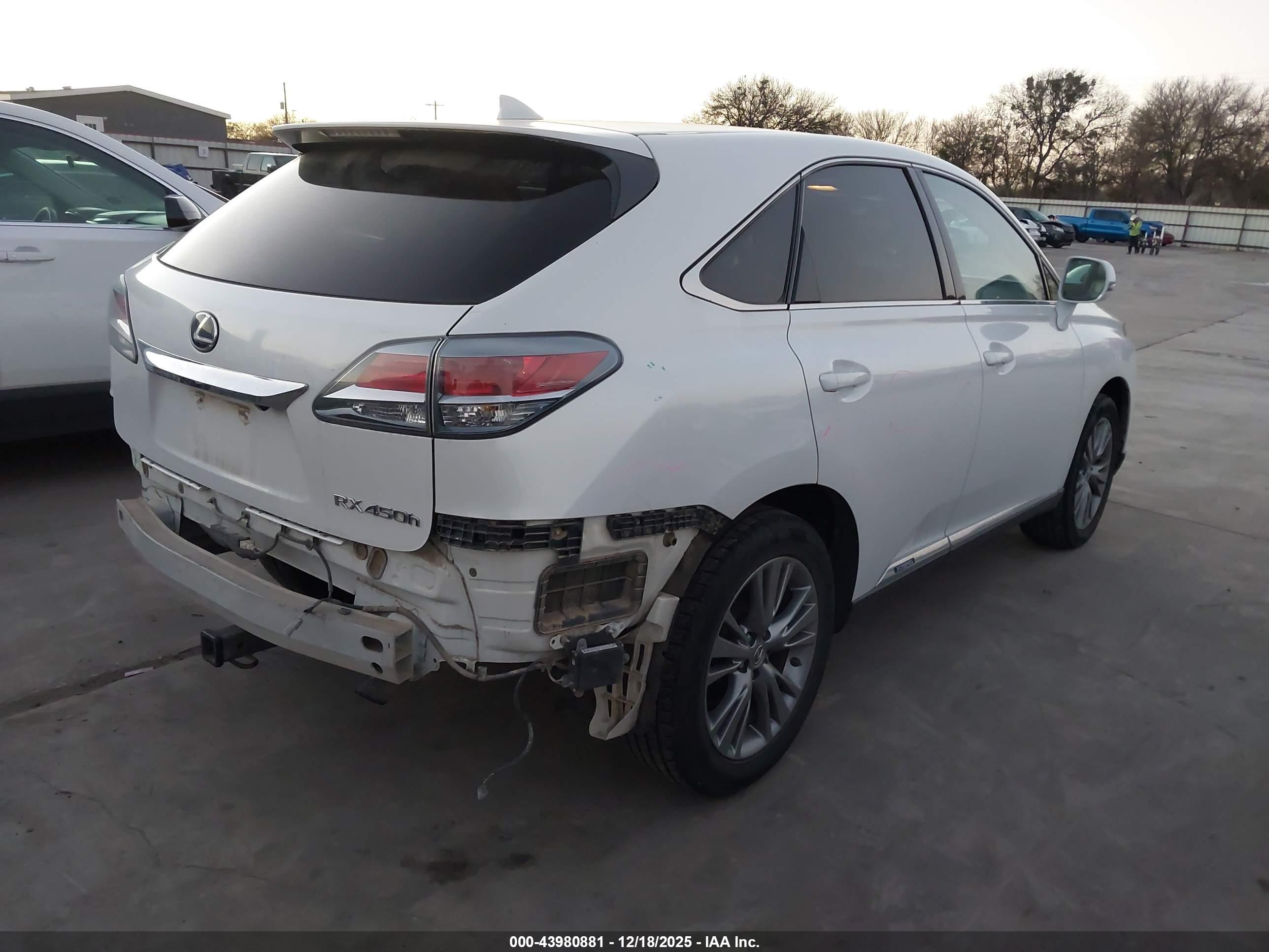 LEXUS RX image 4