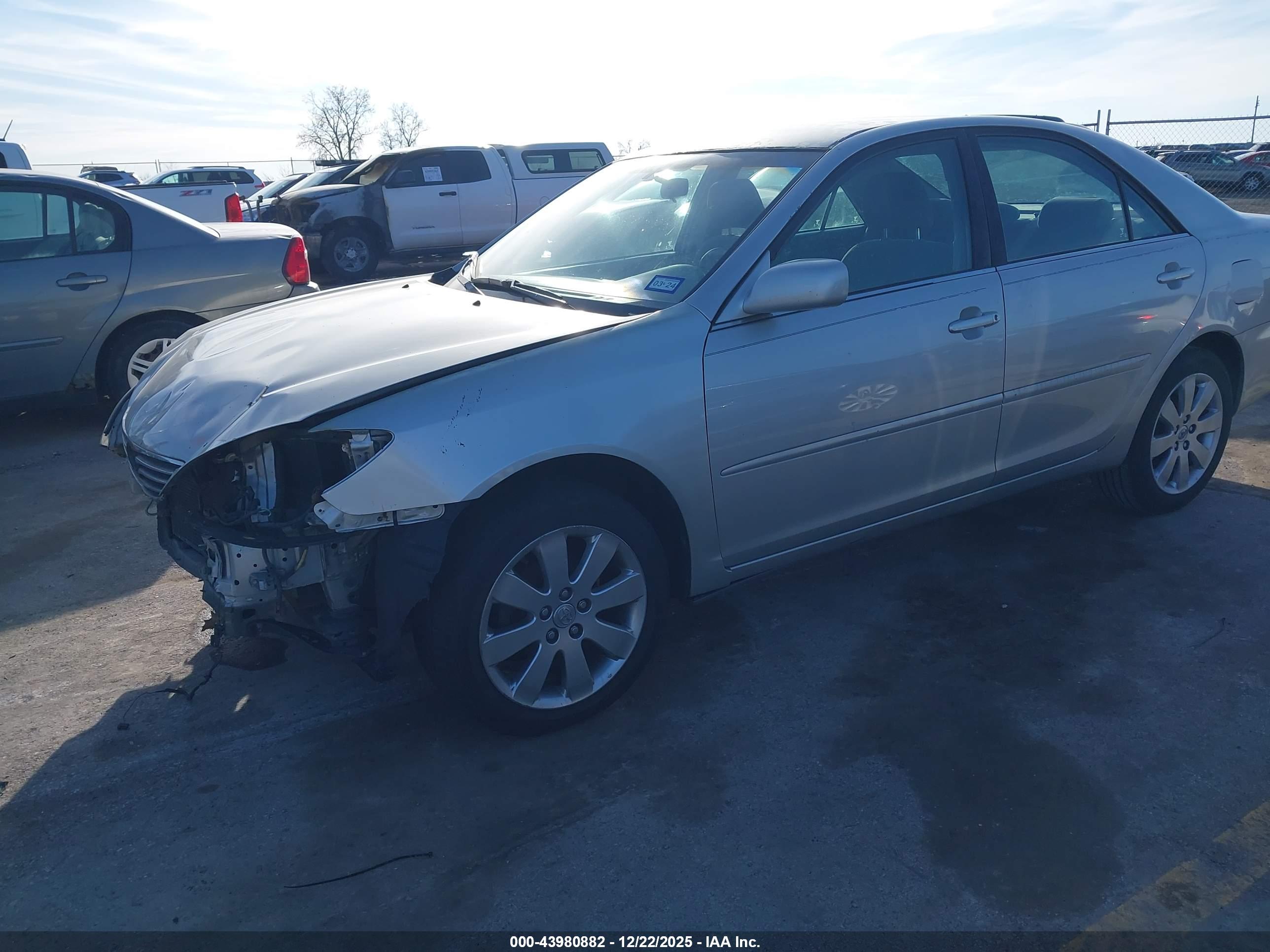 TOYOTA CAMRY image 2