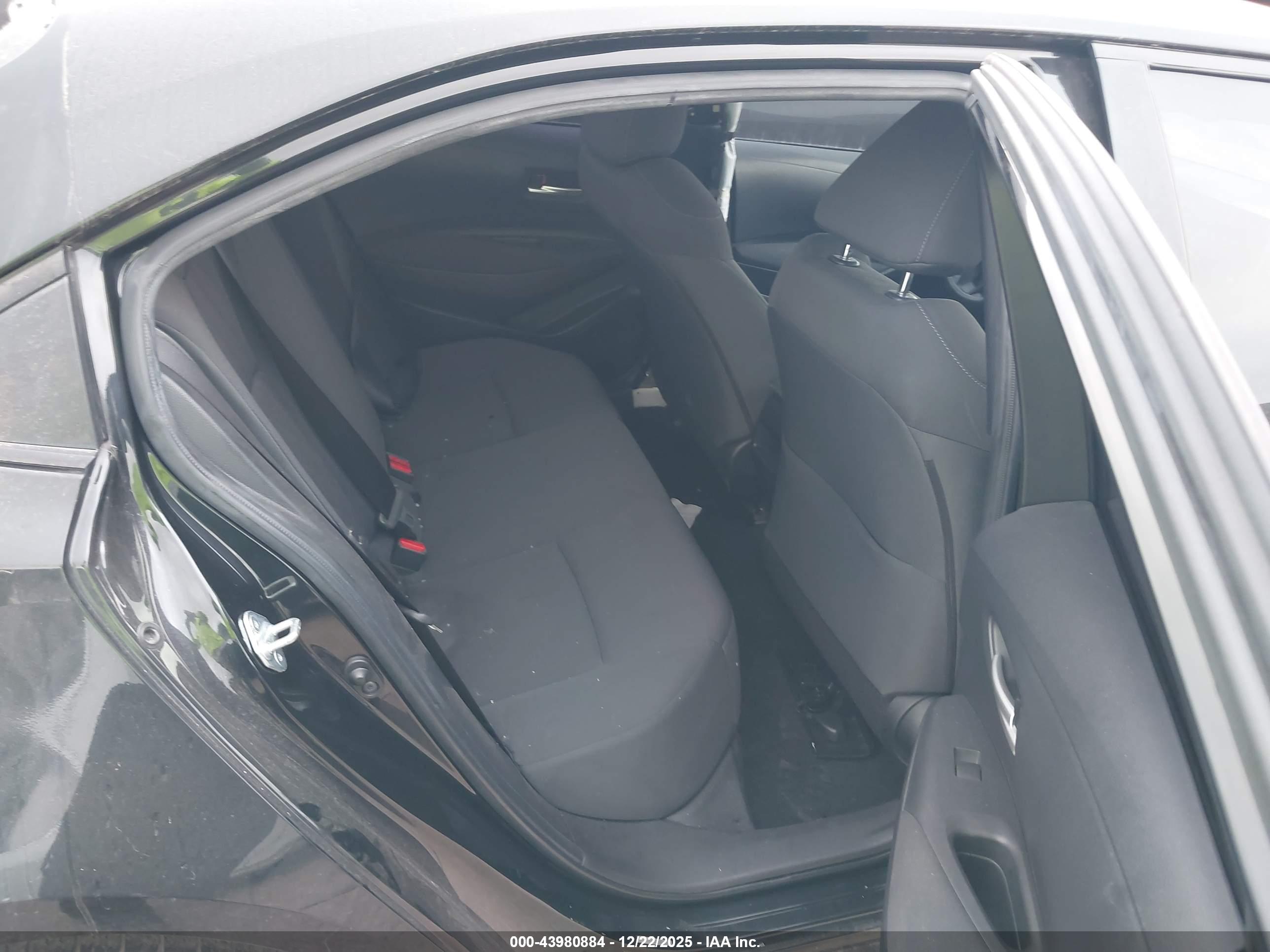 TOYOTA COROLLA image 8