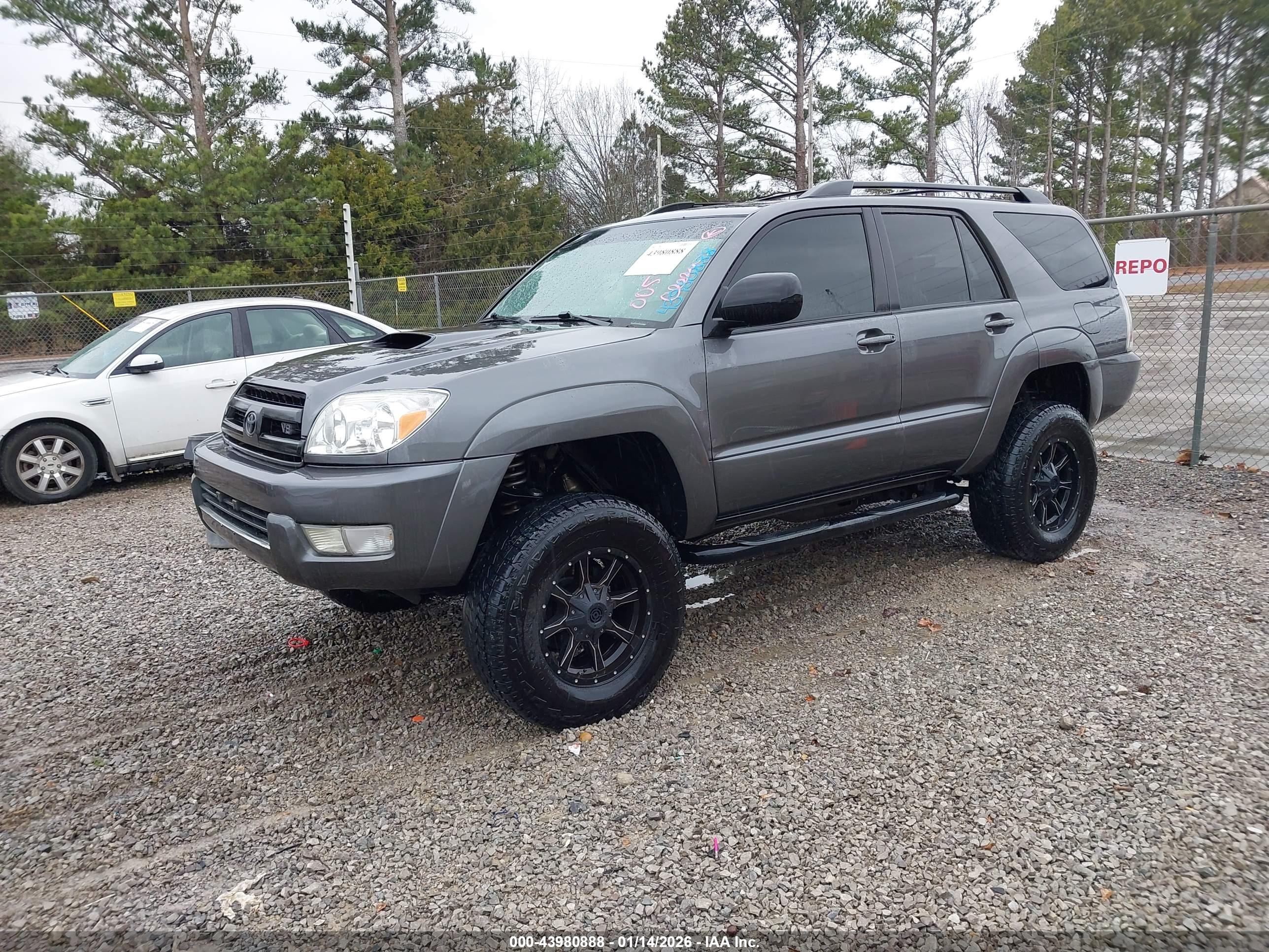 TOYOTA 4RUNNER image 2