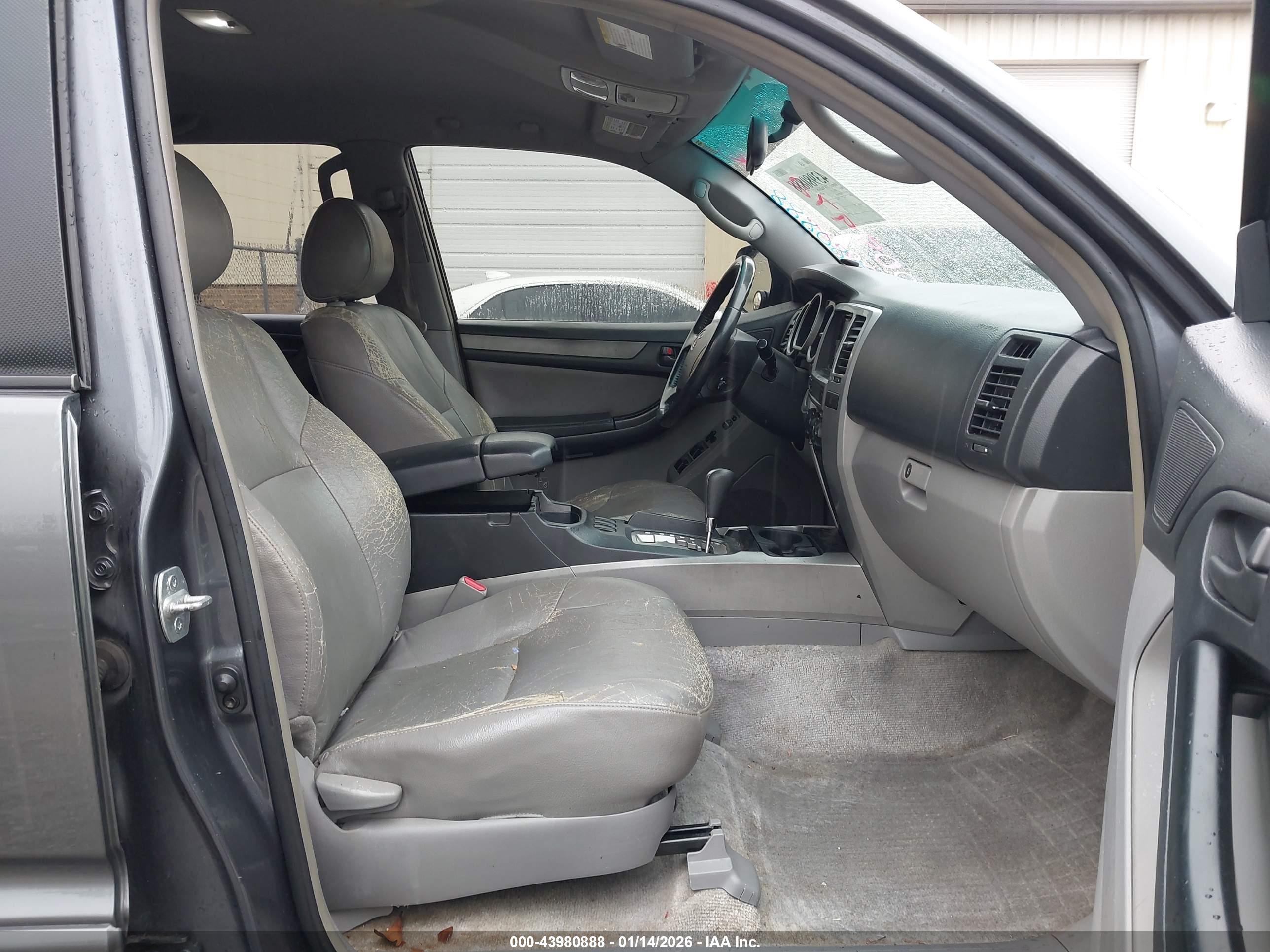 TOYOTA 4RUNNER image 5