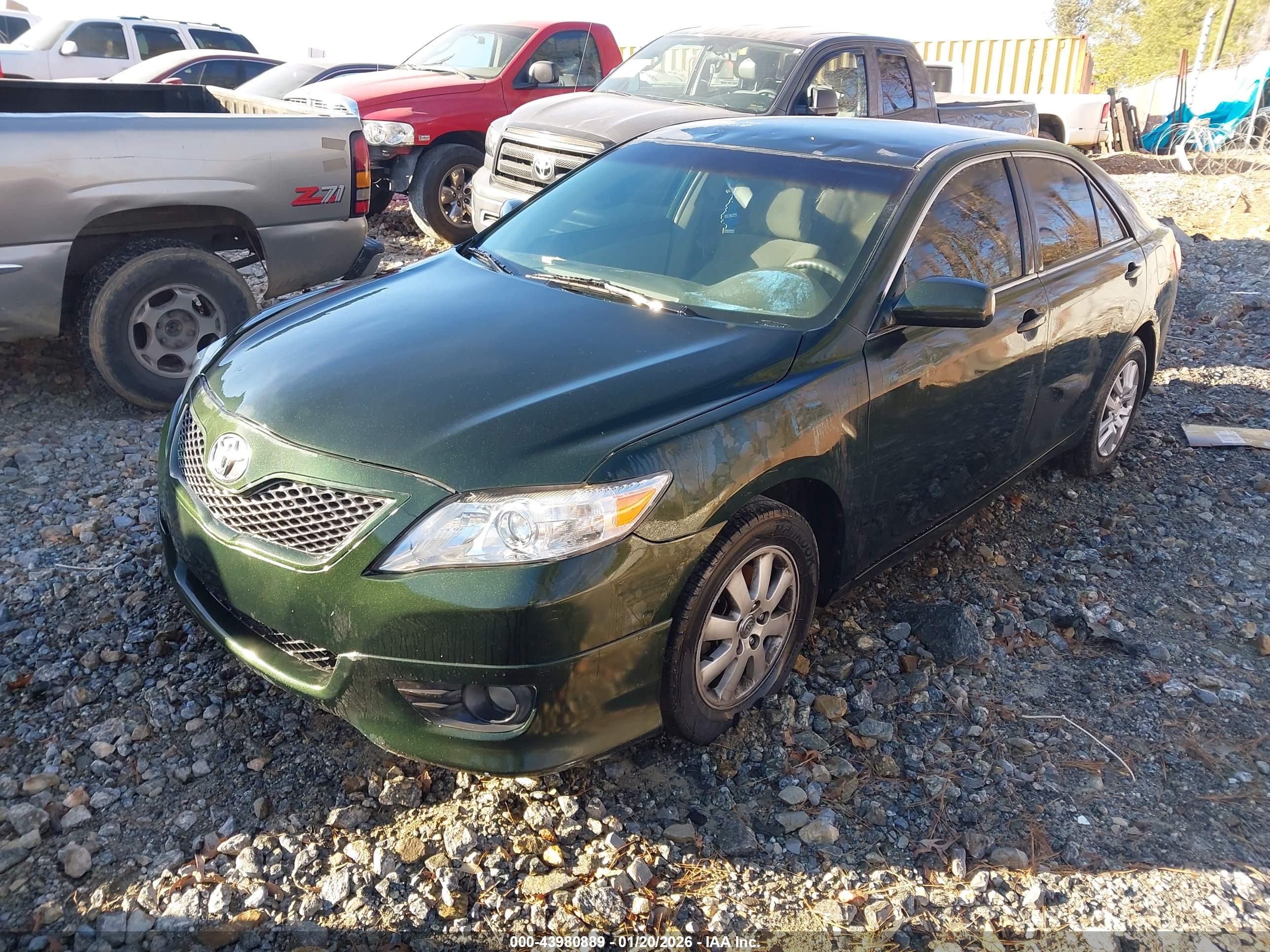 TOYOTA CAMRY image 2