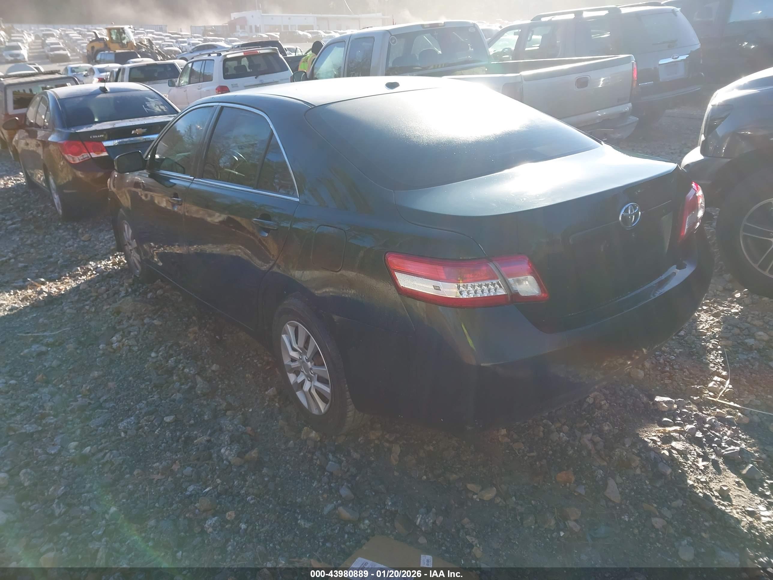 TOYOTA CAMRY image 3