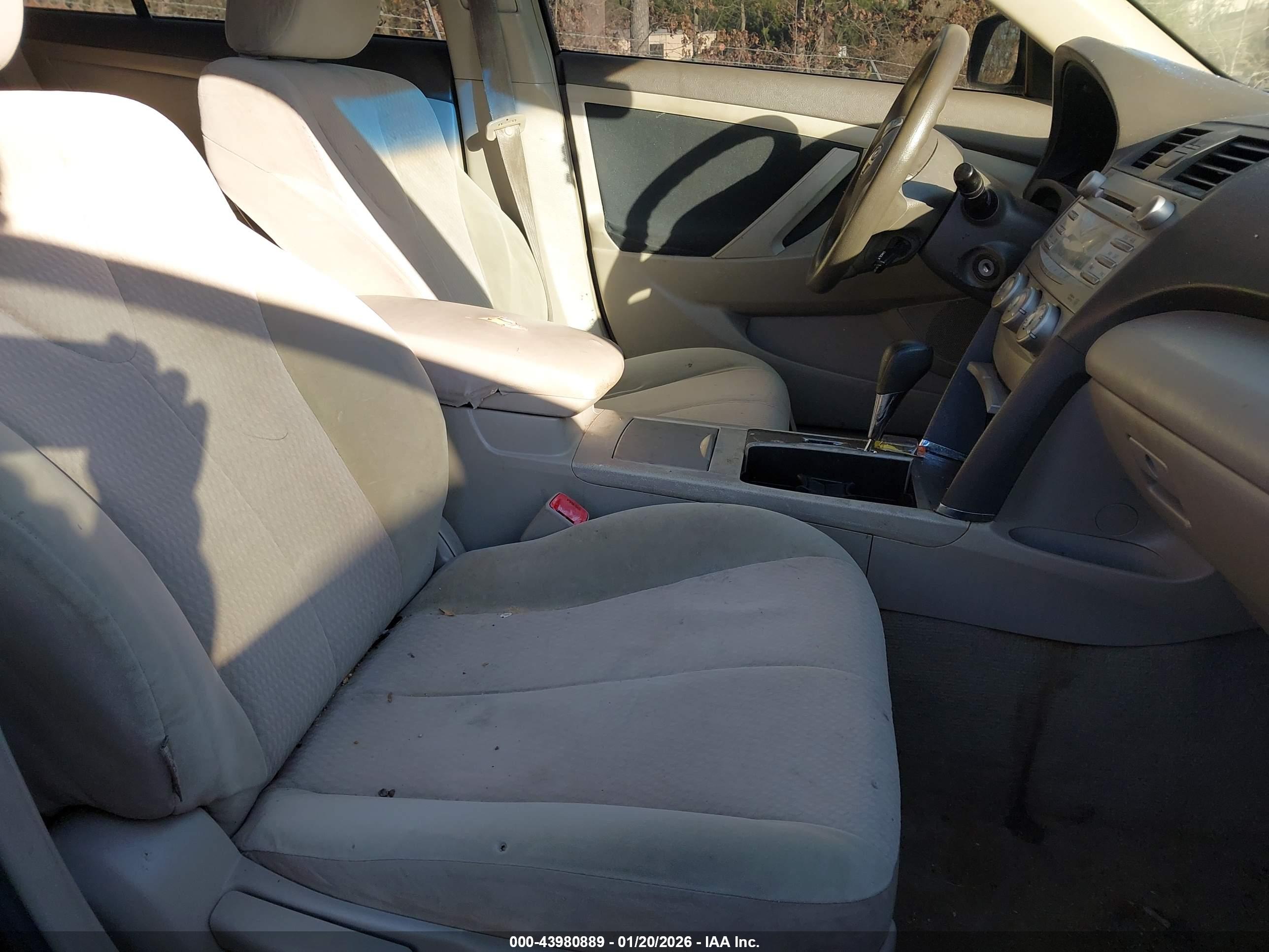 TOYOTA CAMRY image 5