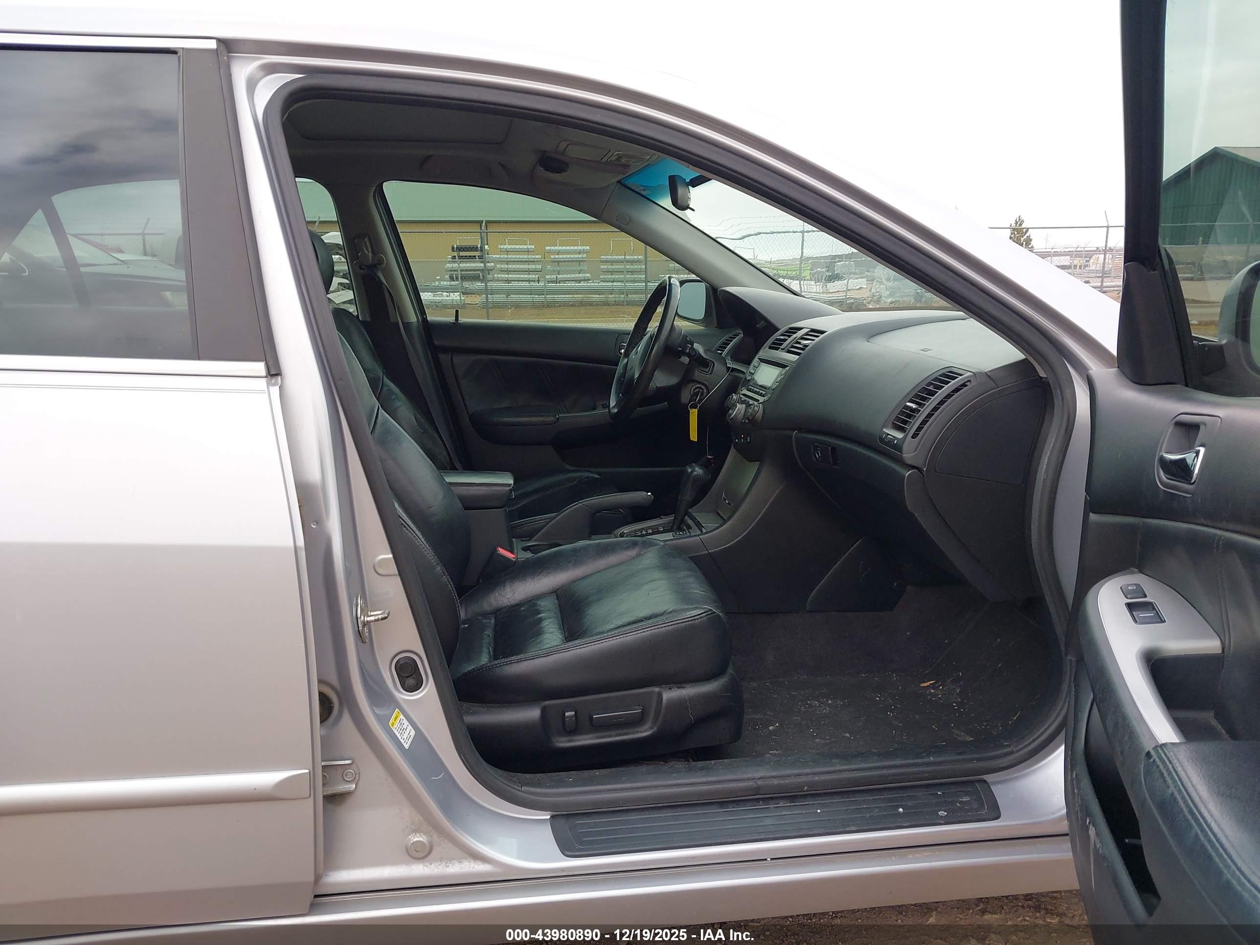 HONDA ACCORD image 5