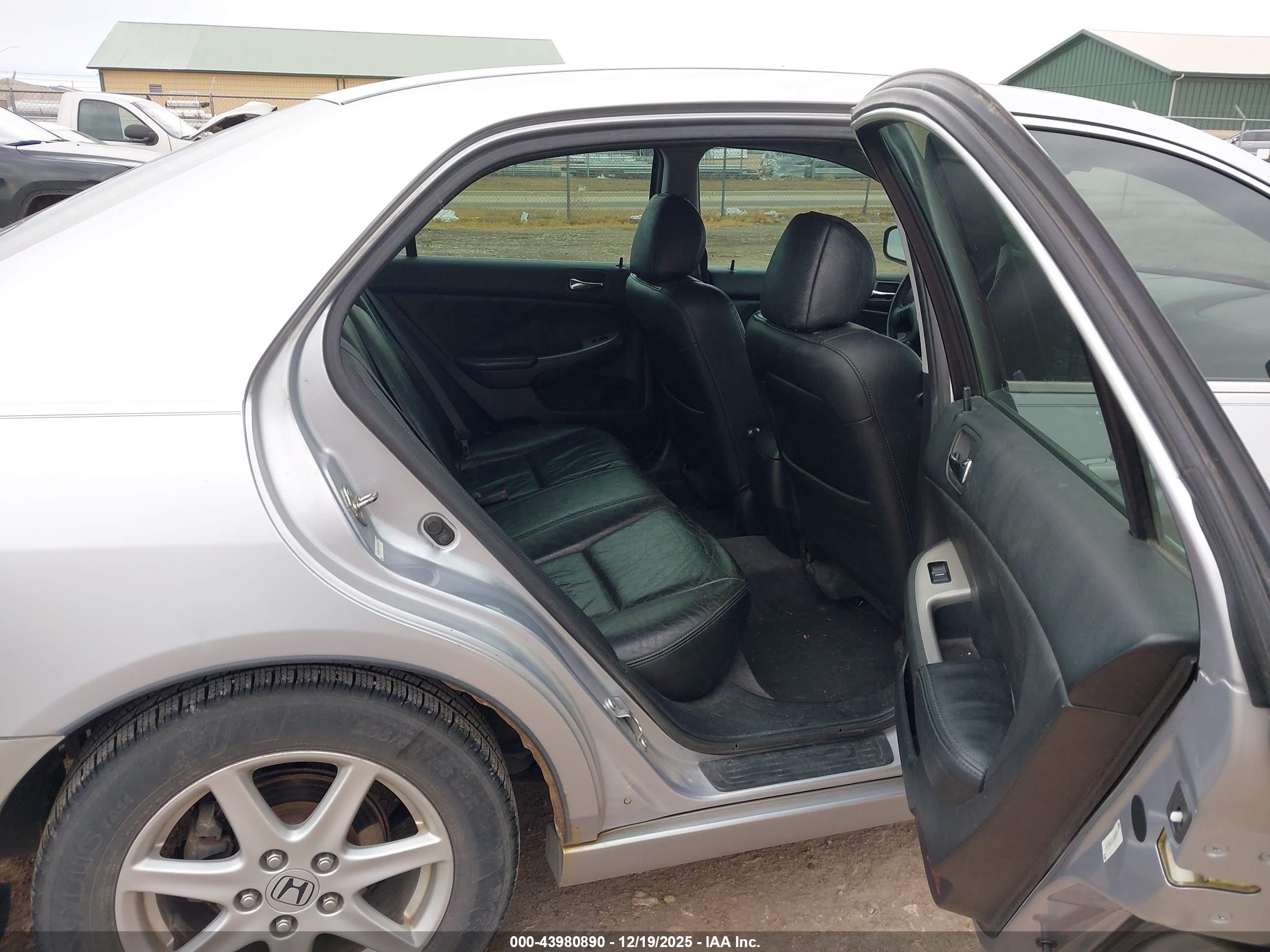 HONDA ACCORD image 8
