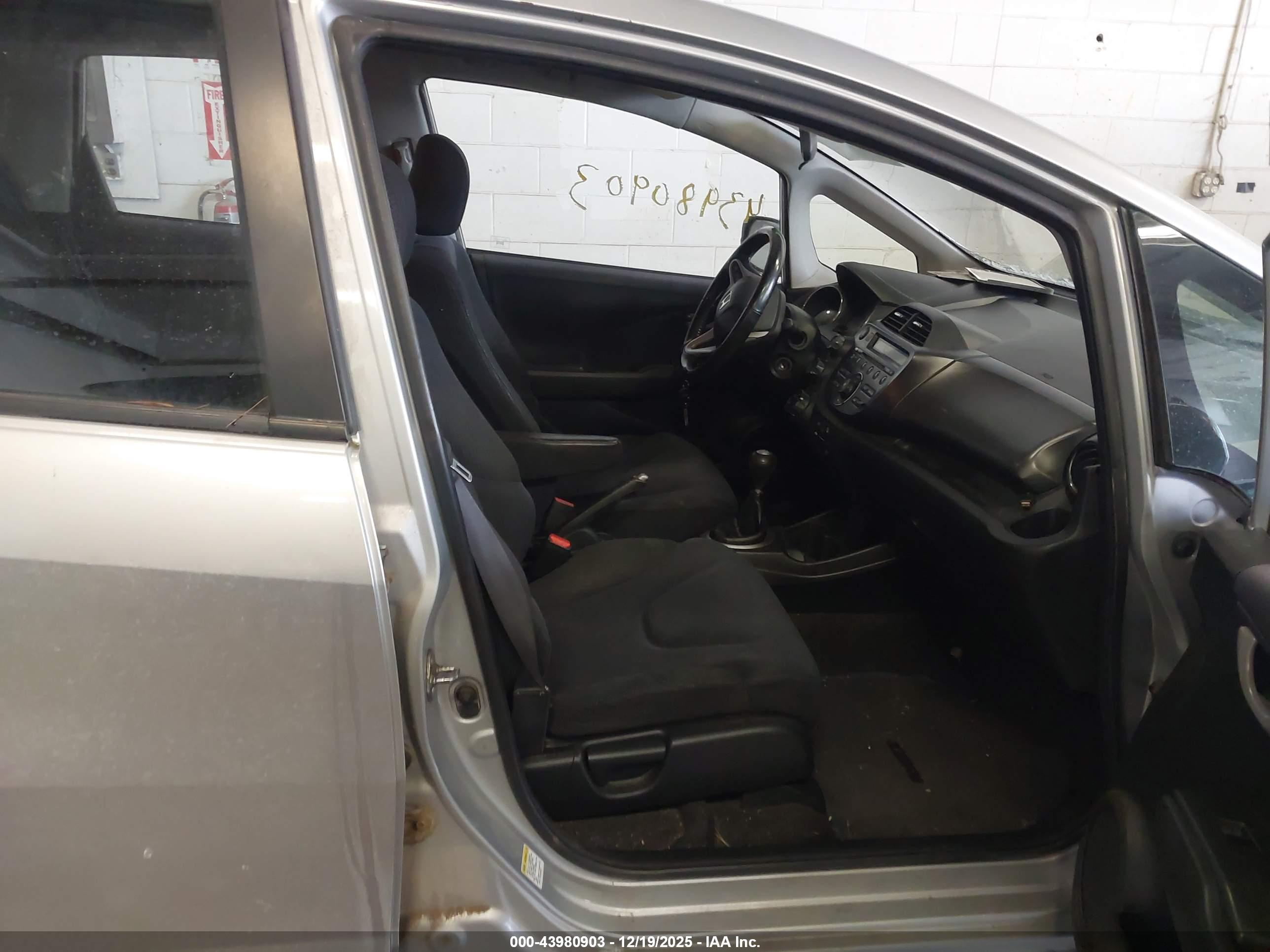 HONDA FIT image 5