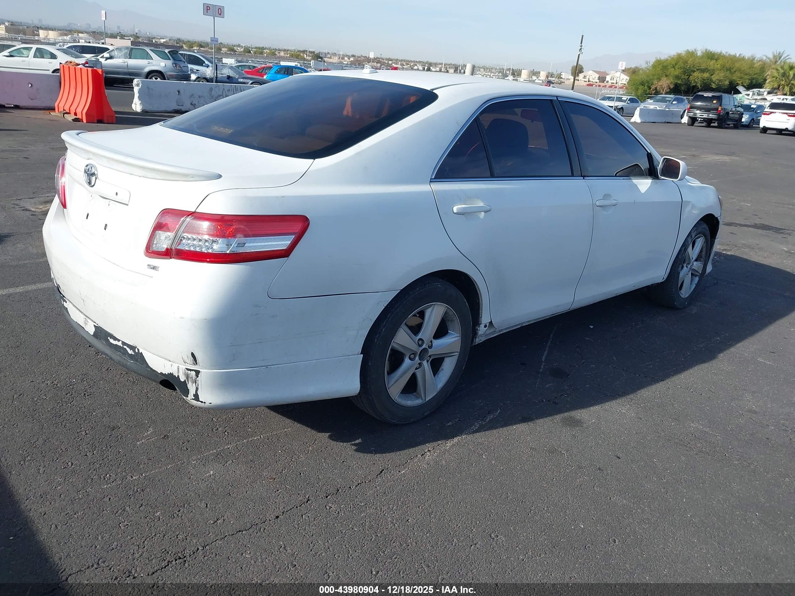 TOYOTA CAMRY image 4
