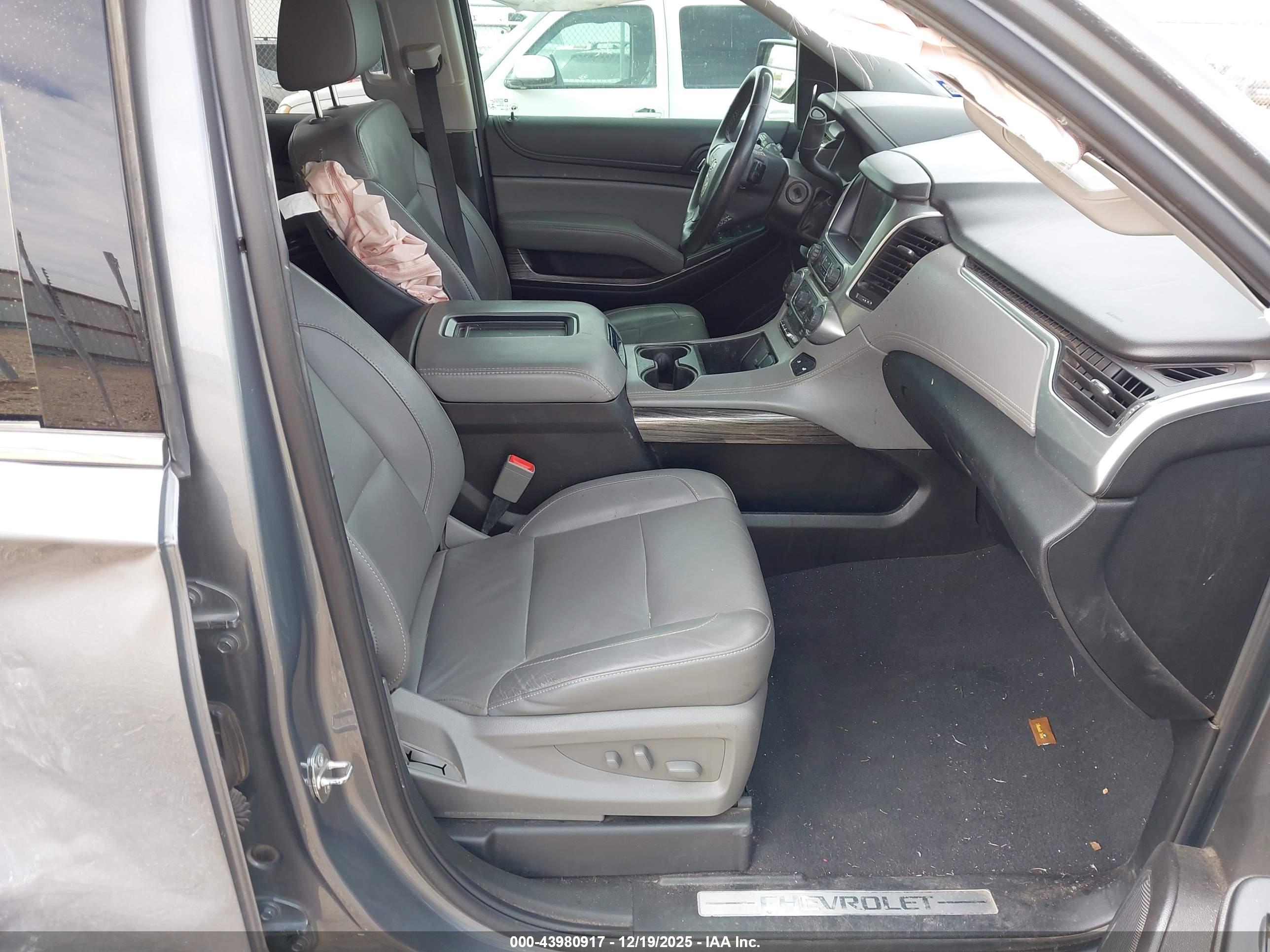 CHEVROLET TAHOE image 5