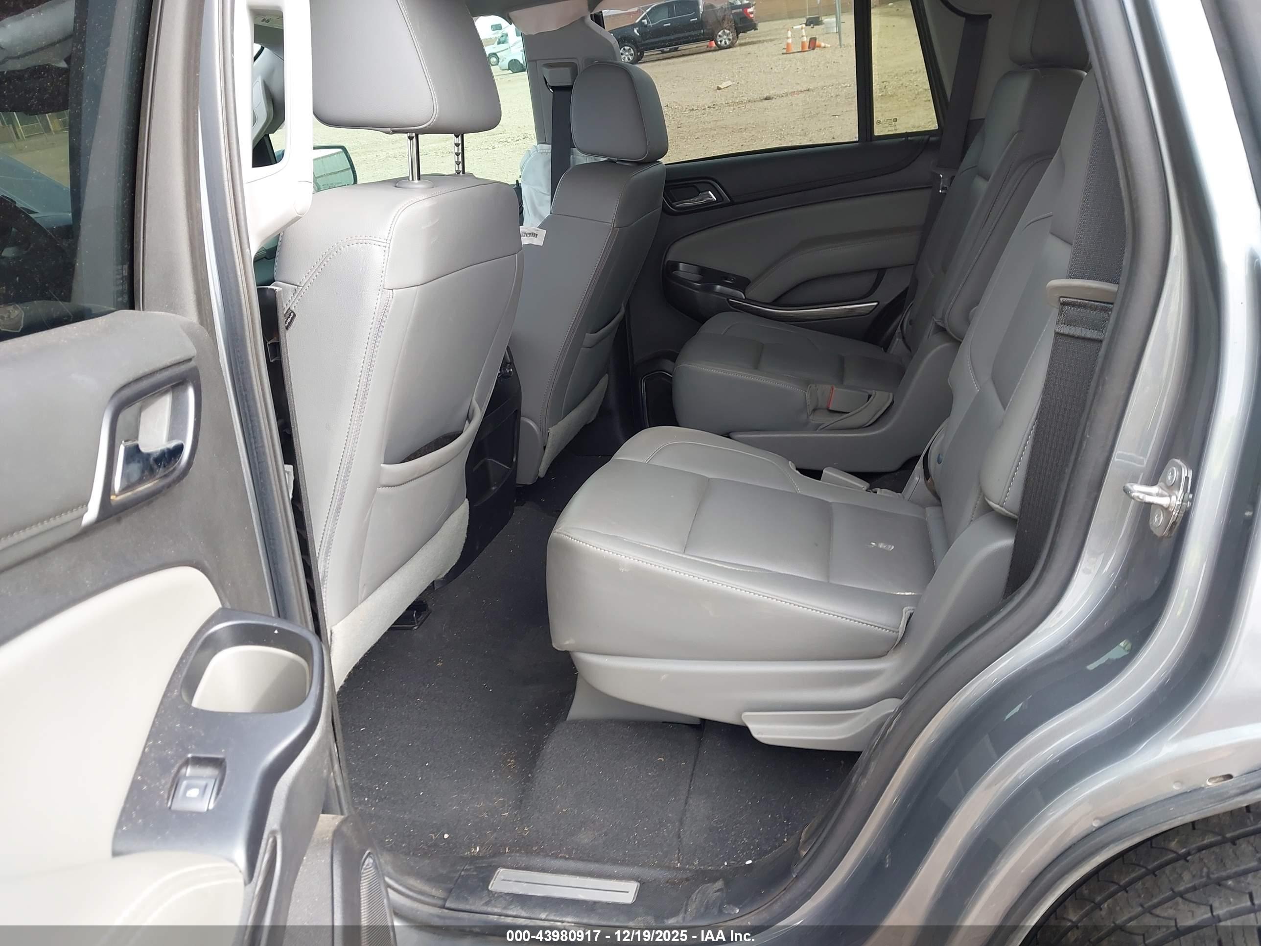 CHEVROLET TAHOE image 8