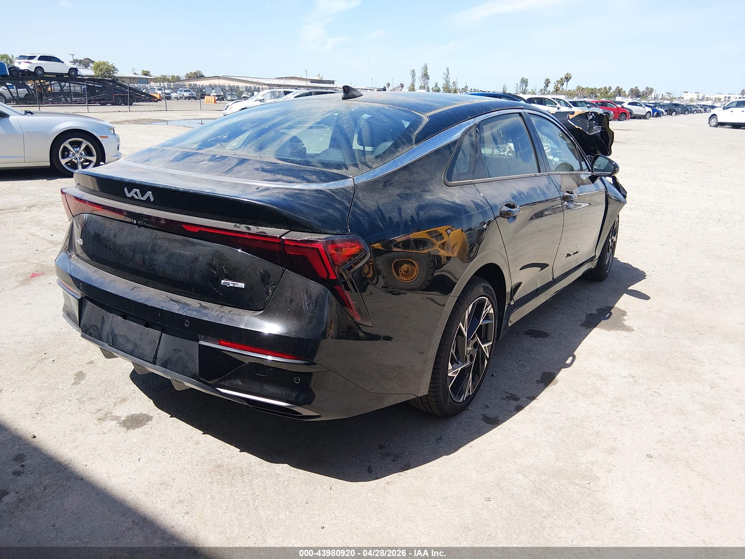 KIA K5 image 4