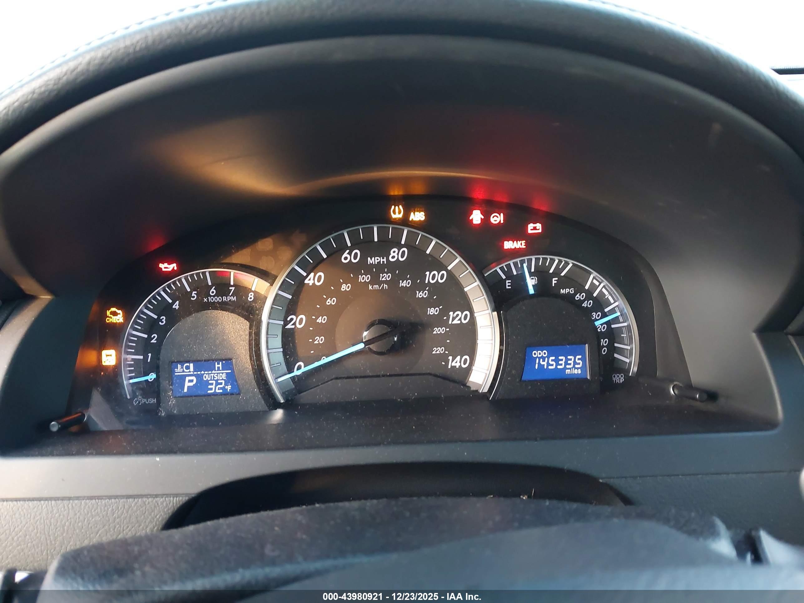 TOYOTA CAMRY image 7
