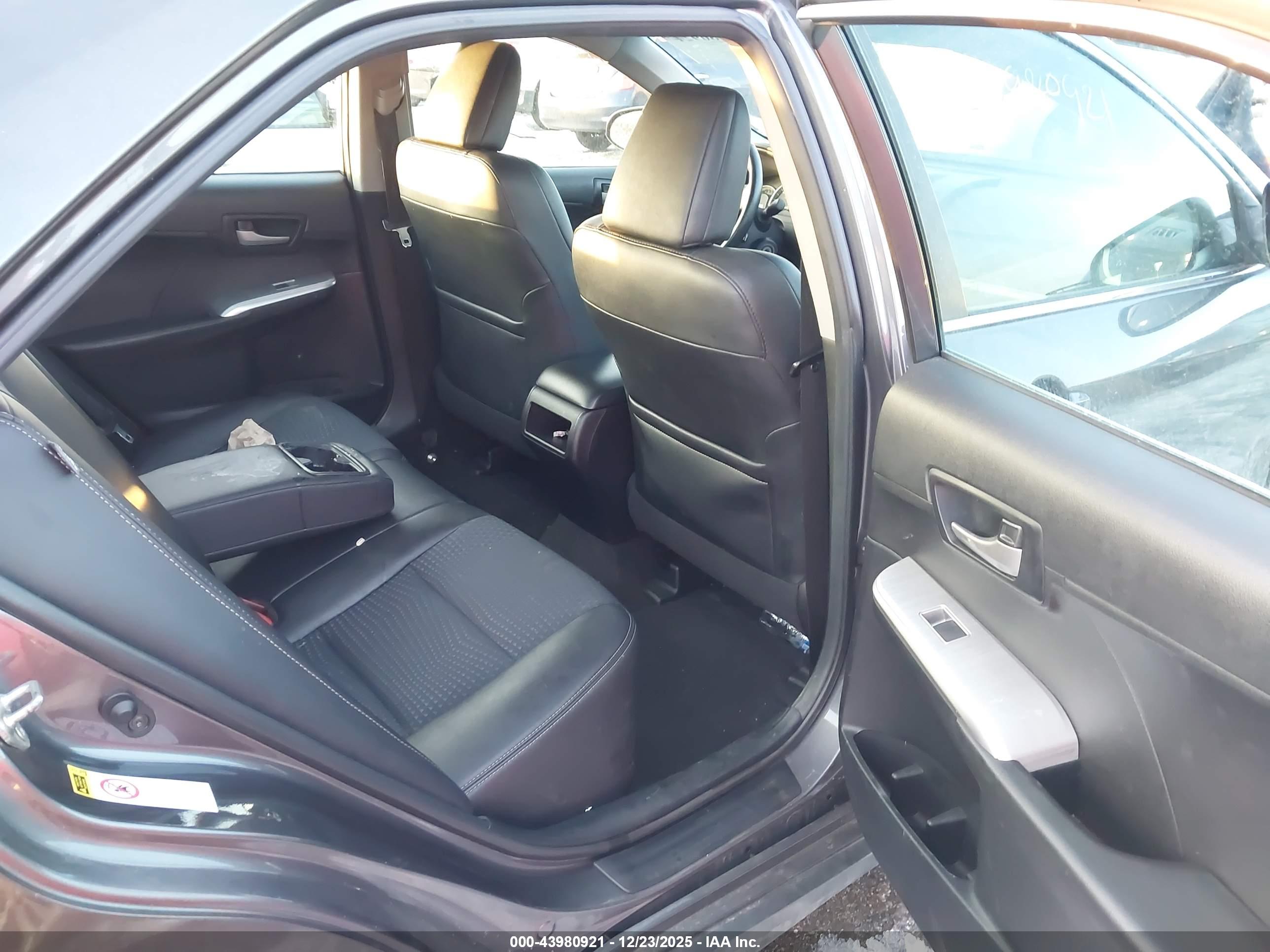 TOYOTA CAMRY image 8