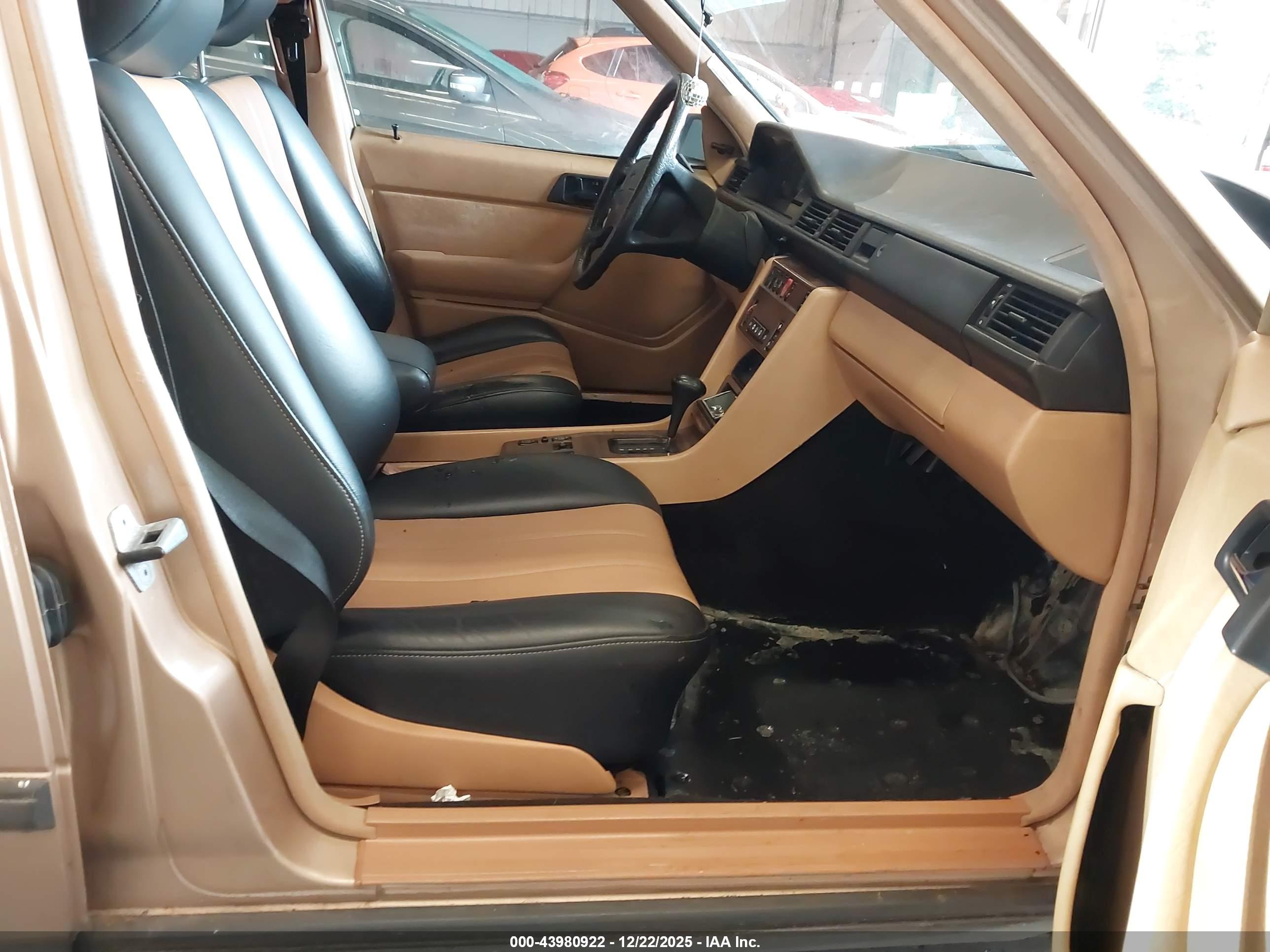 MERCEDES-BENZ 300 image 5