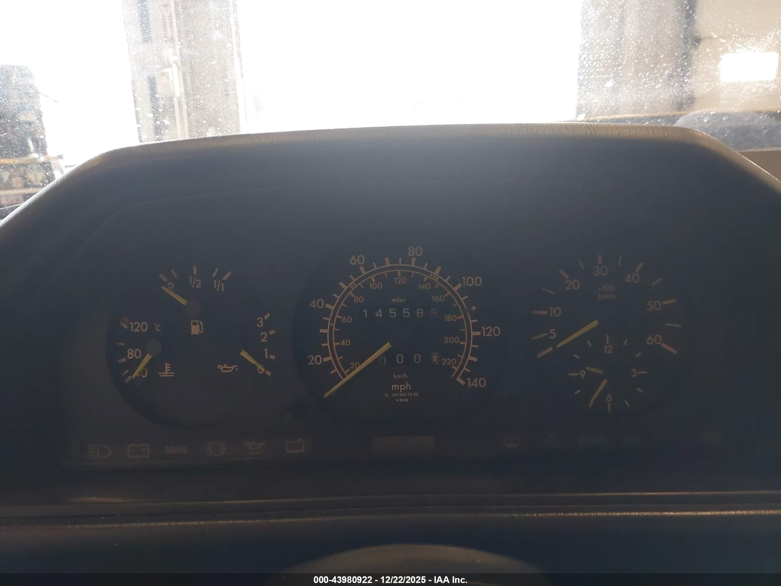 MERCEDES-BENZ 300 image 7