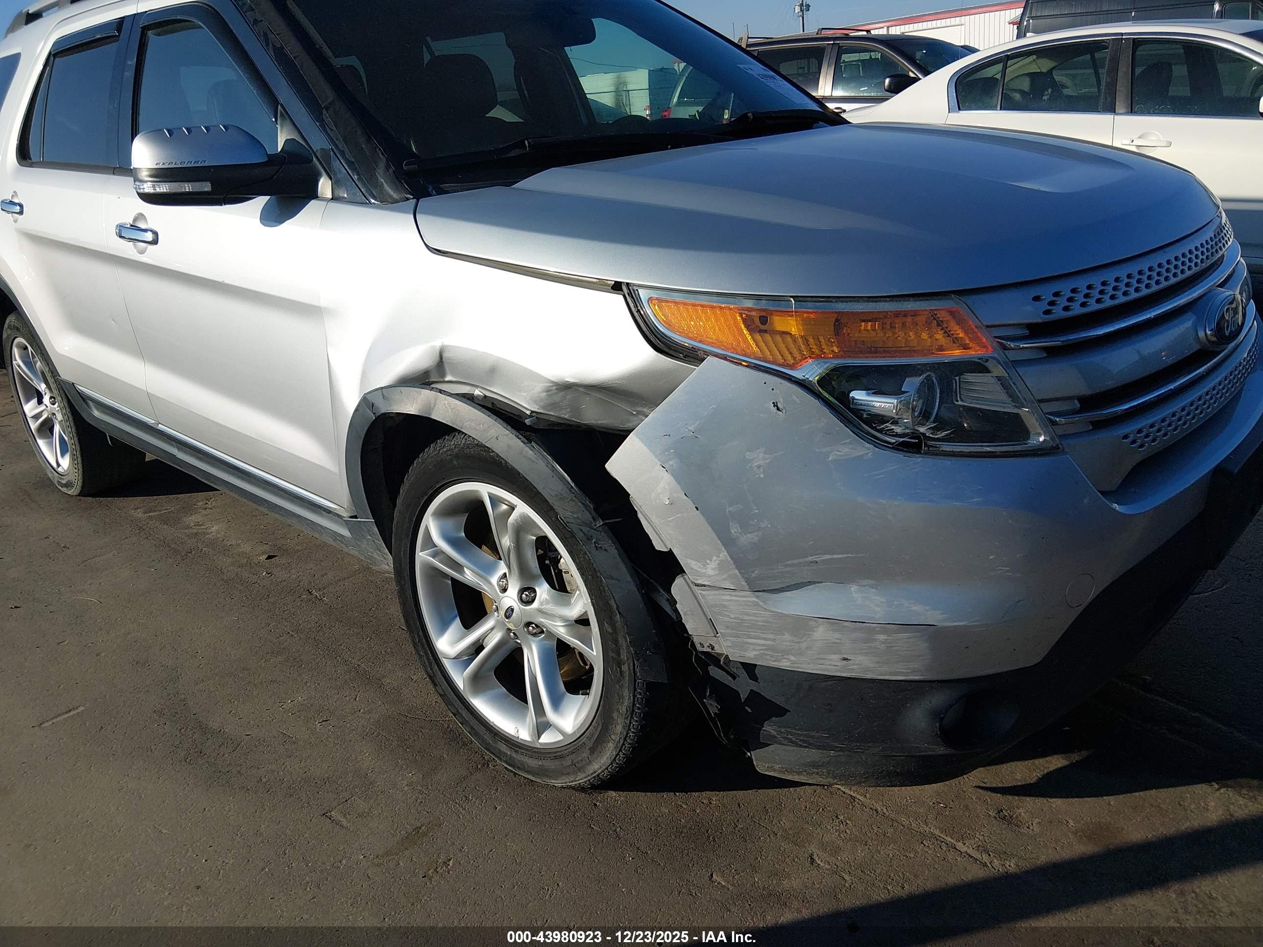 FORD EXPLORER image 6