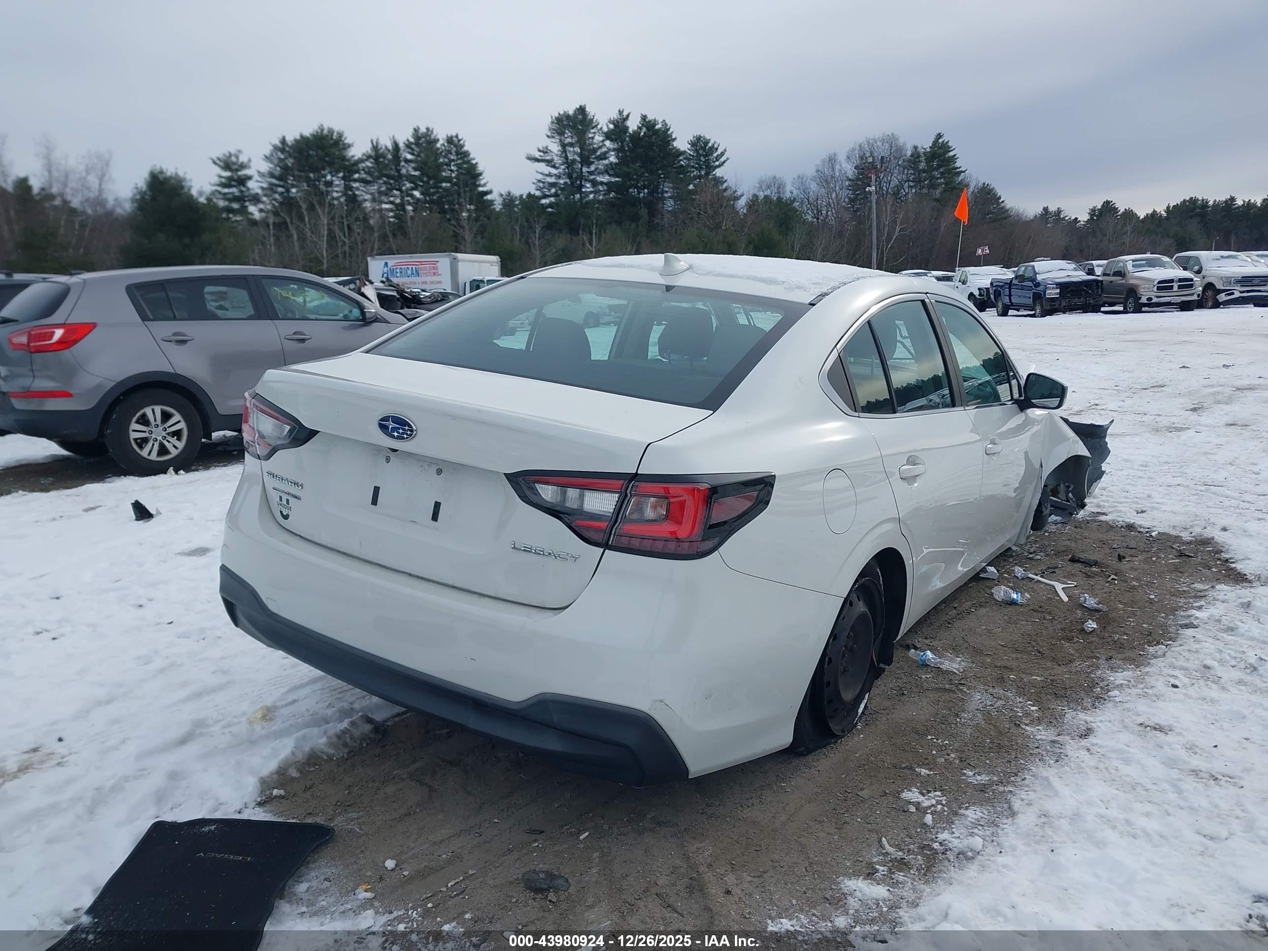 SUBARU LEGACY image 4
