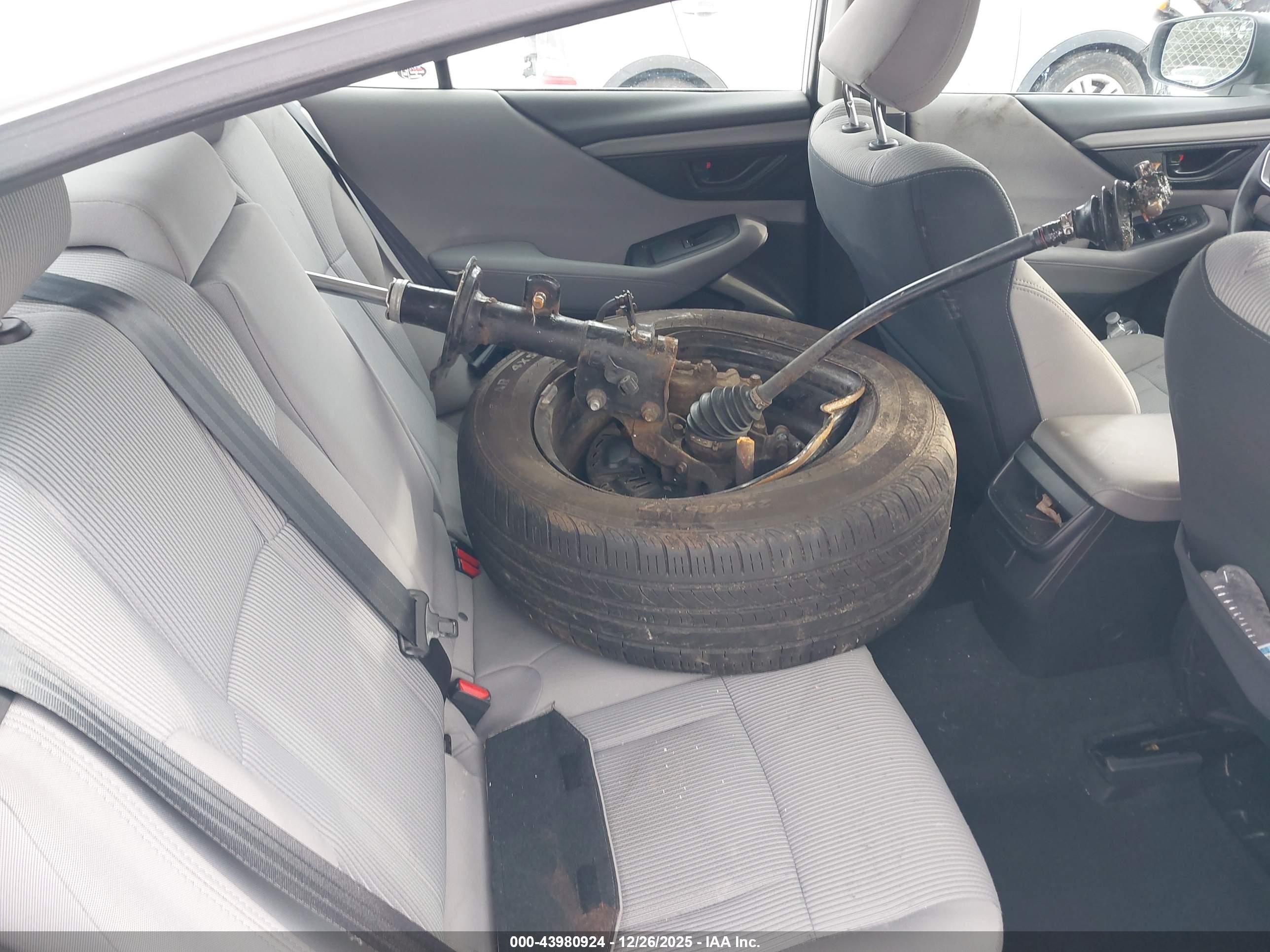 SUBARU LEGACY image 8
