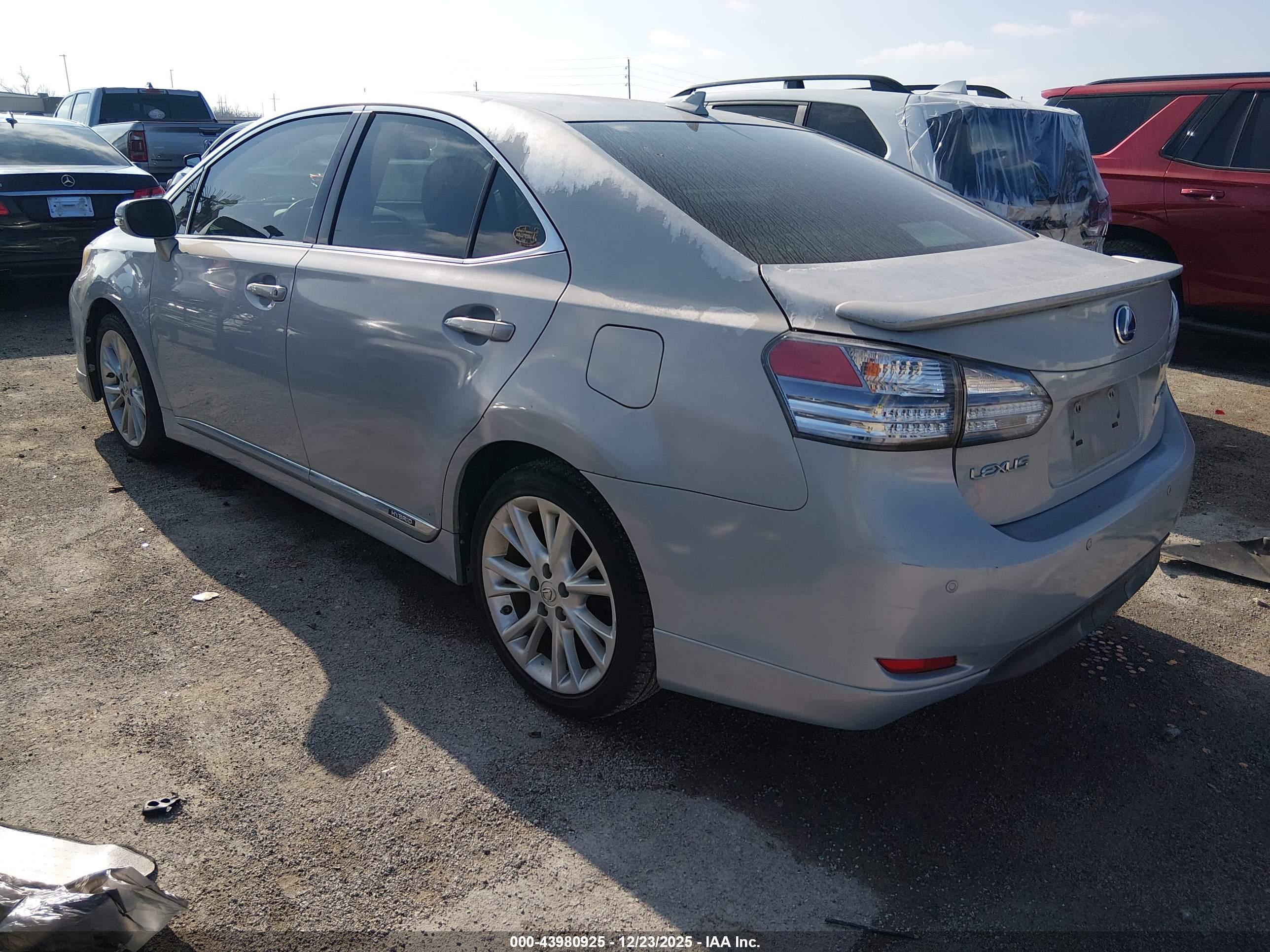 LEXUS HS image 3