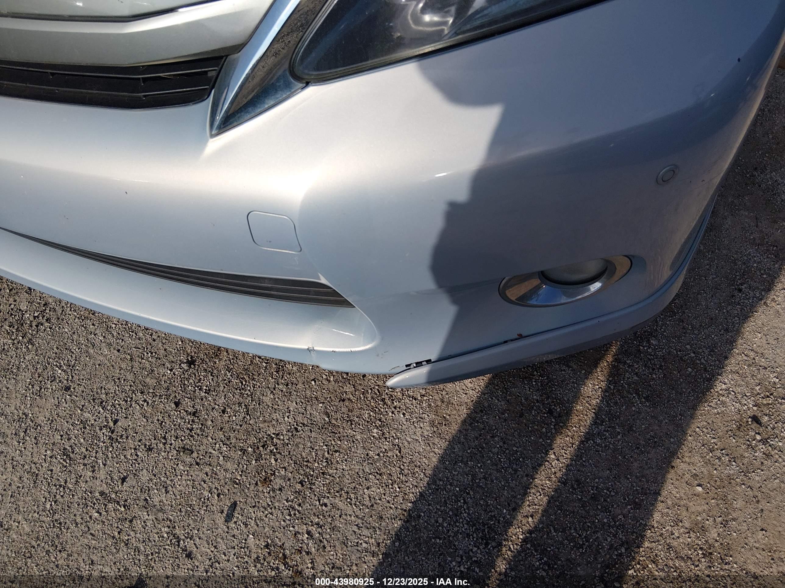 LEXUS HS image 6
