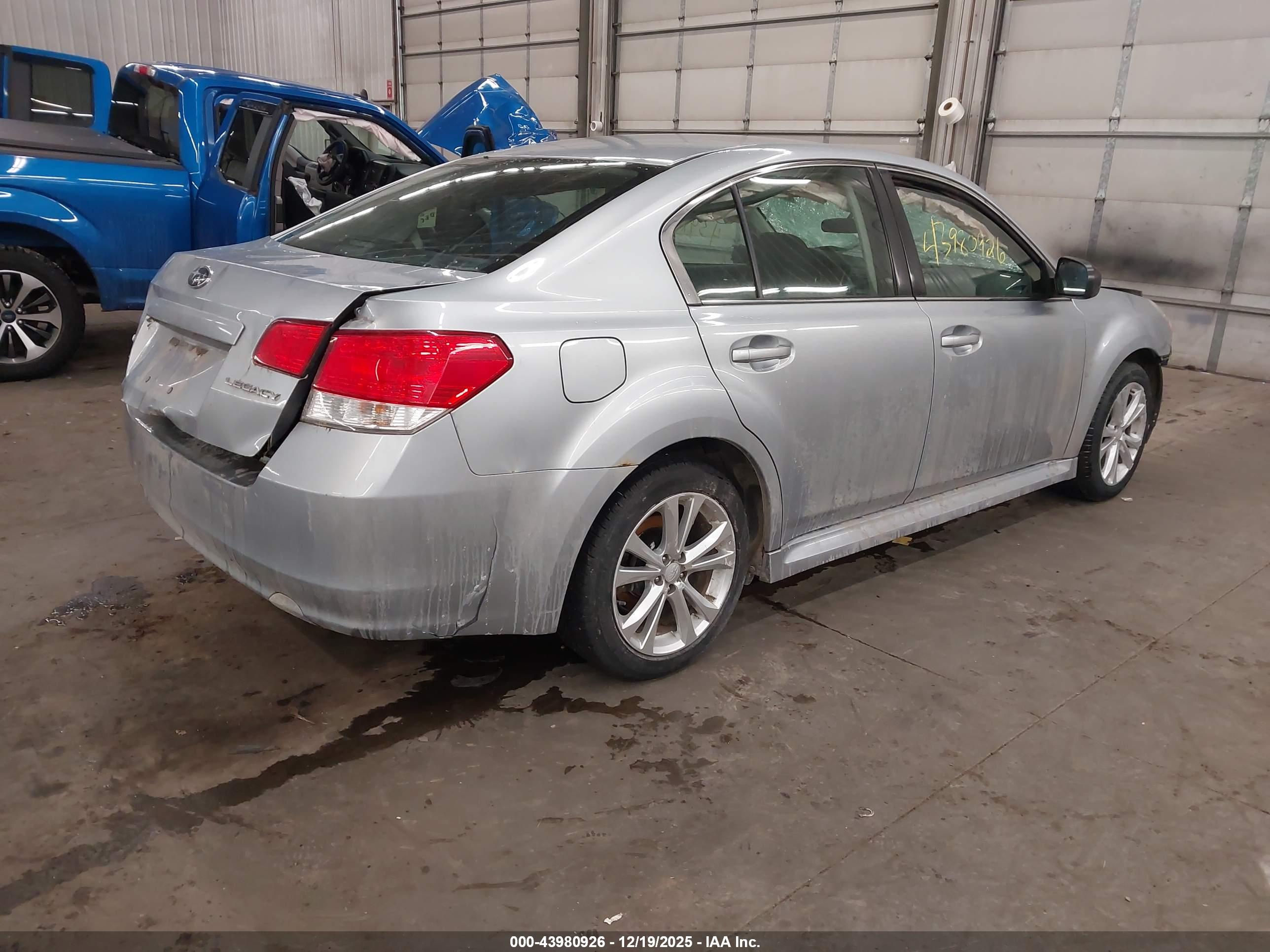 SUBARU LEGACY image 4
