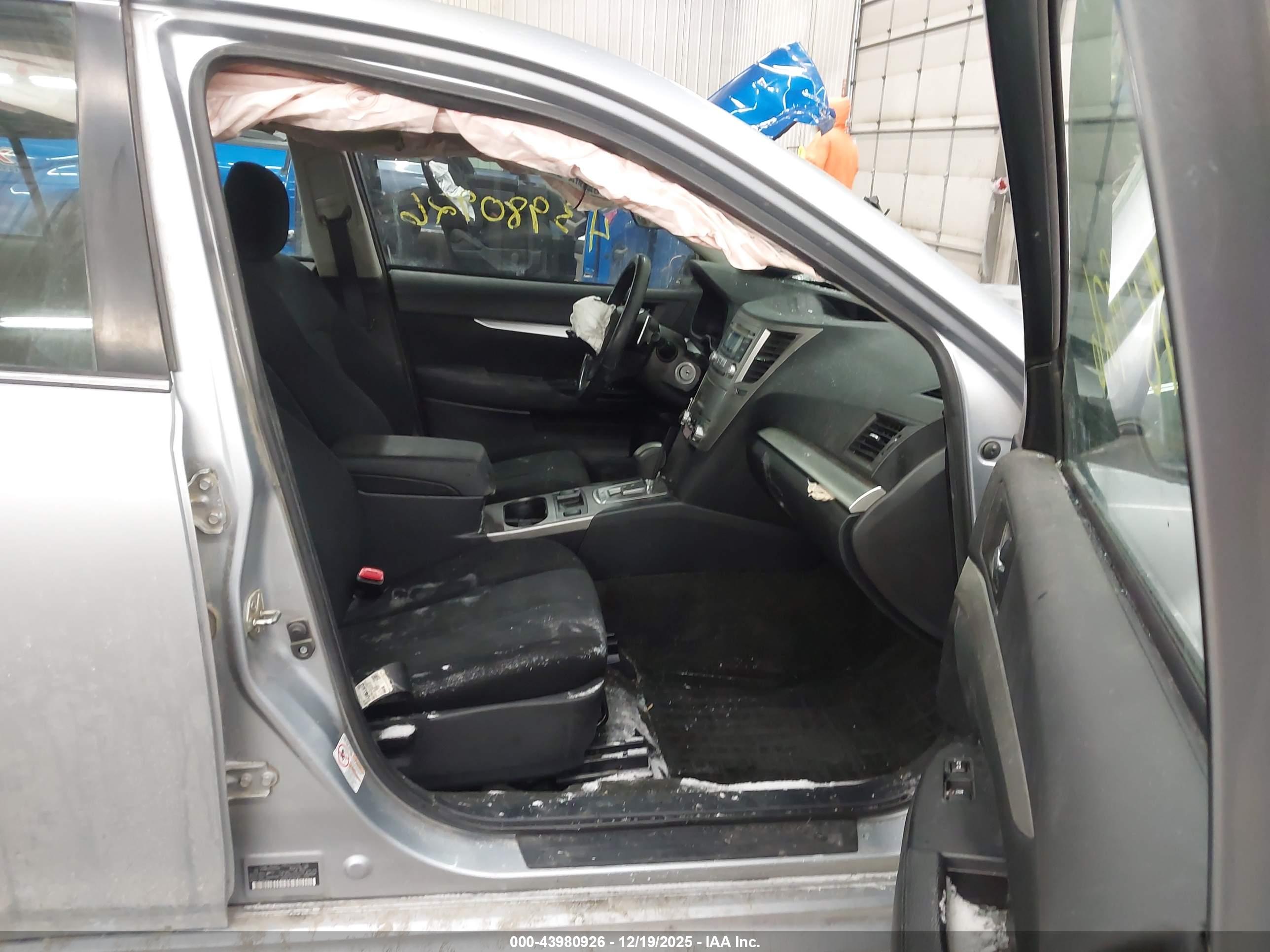 SUBARU LEGACY image 5
