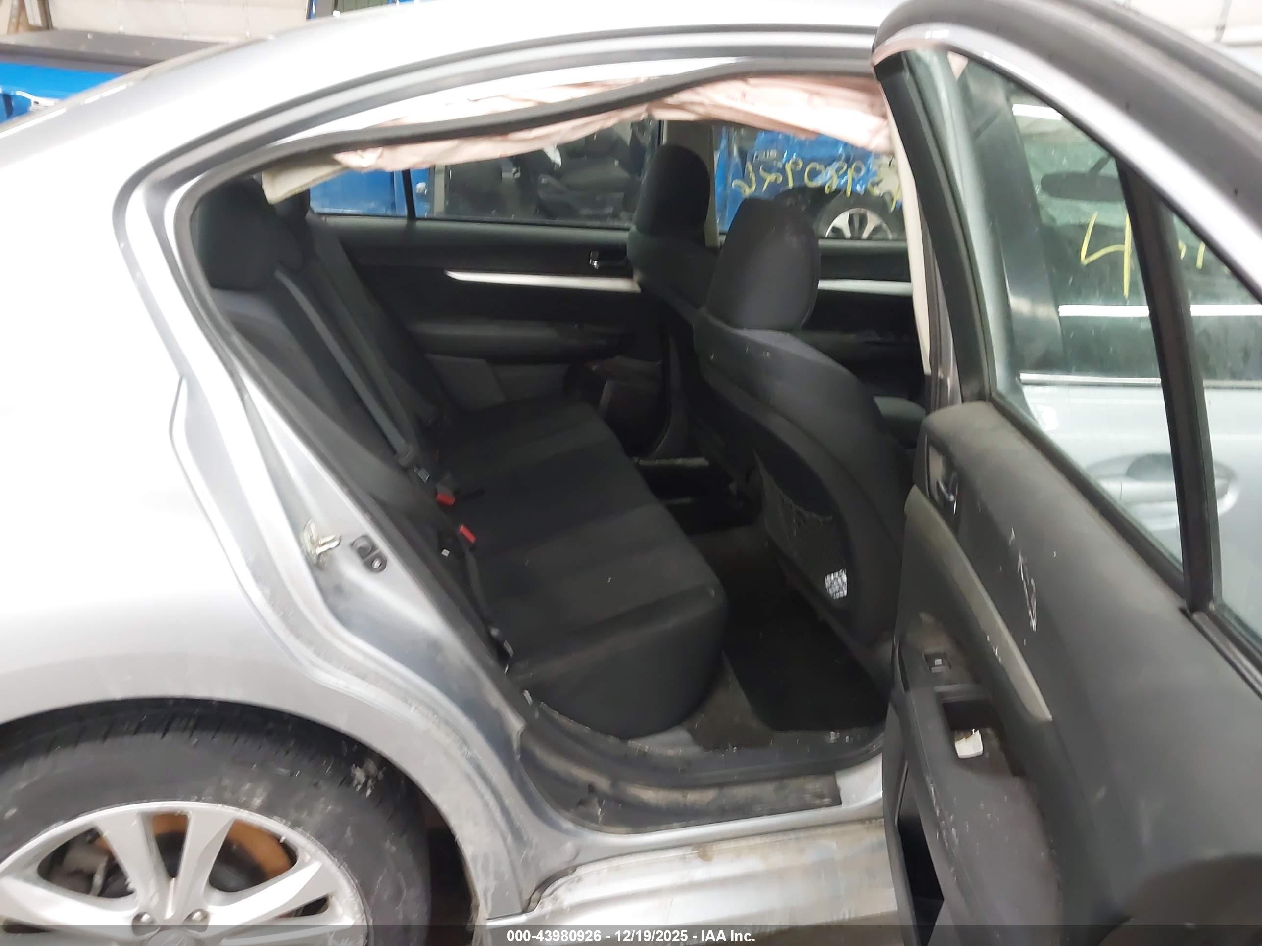 SUBARU LEGACY image 8